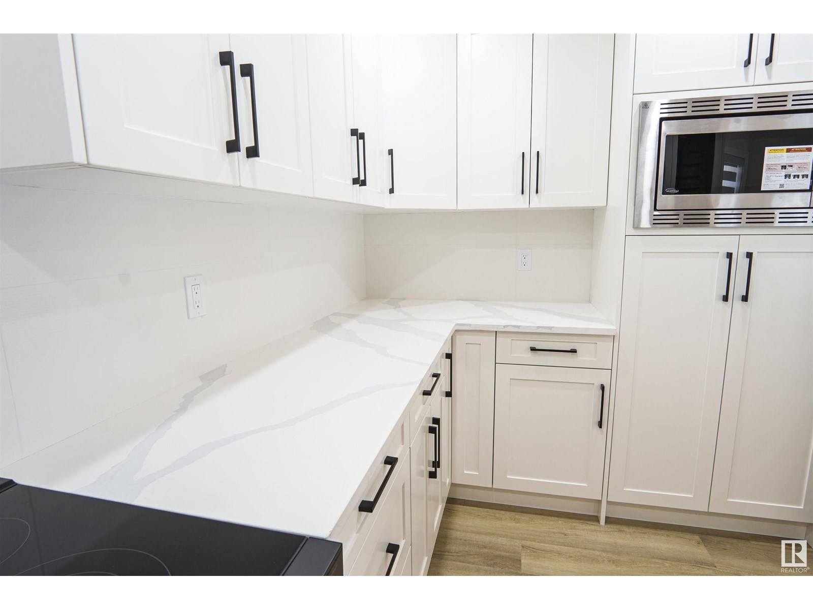 Edmonton, AB T6R2T8,370 HEATH RD NW
