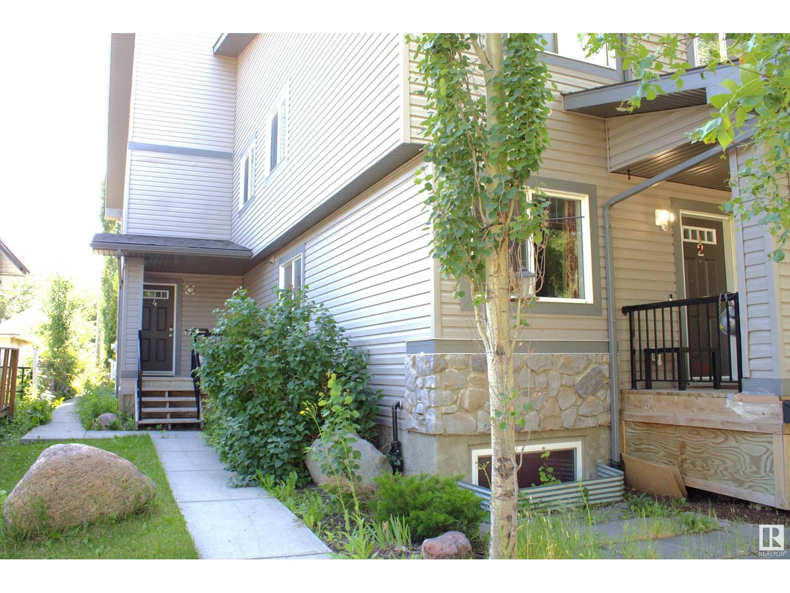 #4 11721 92 ST NW, Edmonton, AB T5G1A2