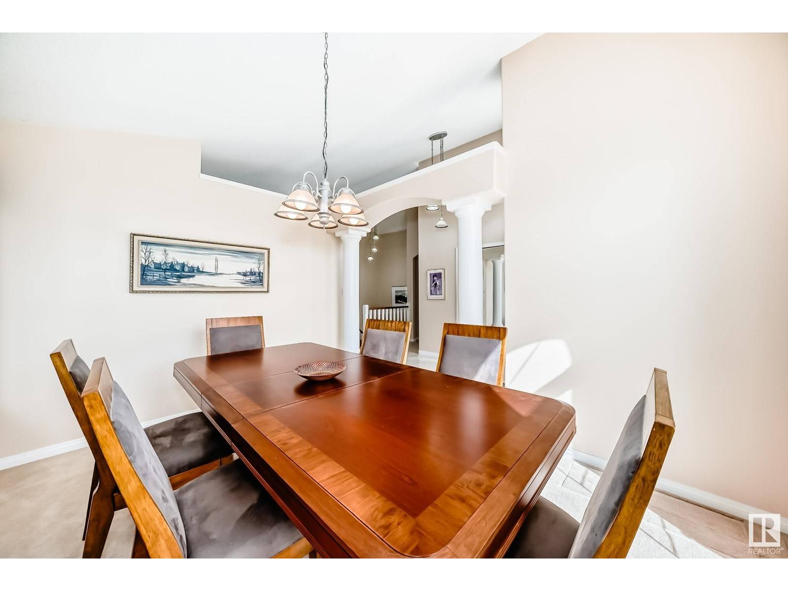 Edmonton, AB T6R2P2,2014 HADDOW DR NW
