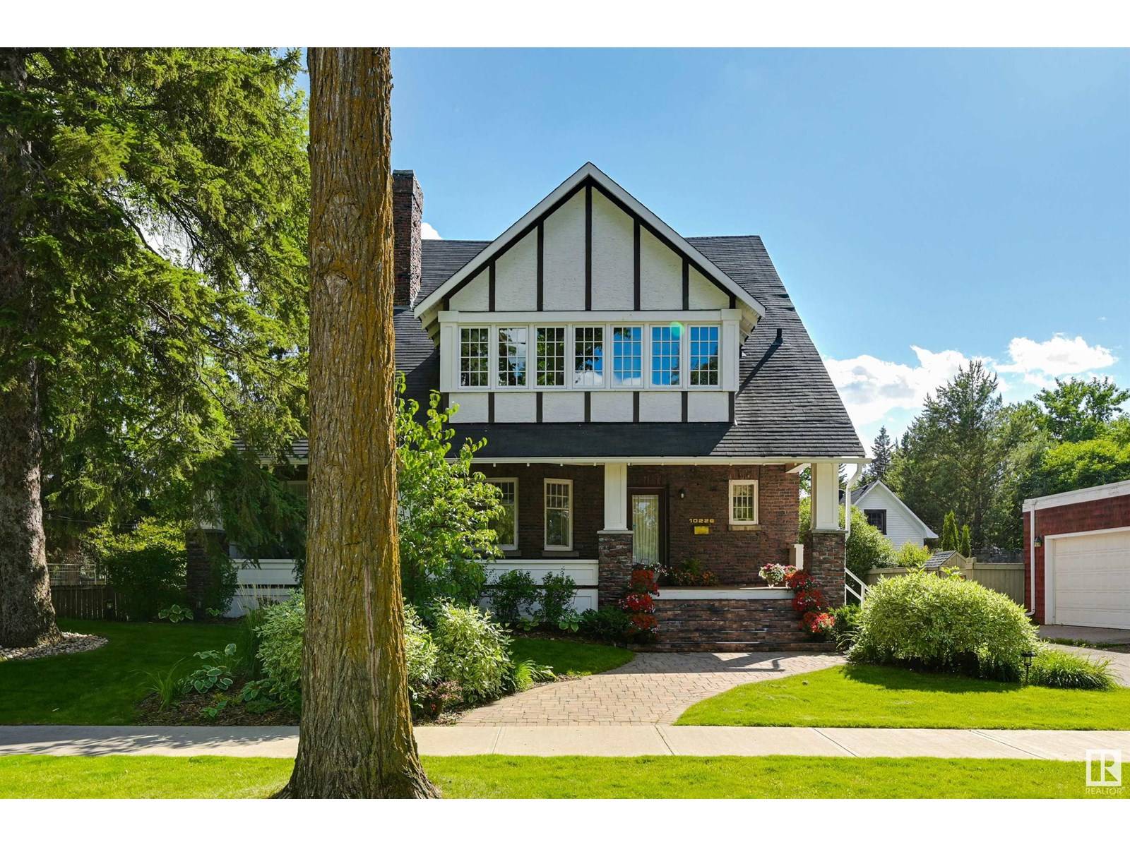 Edmonton, AB T5N3J2,10226 CONNAUGHT DR NW