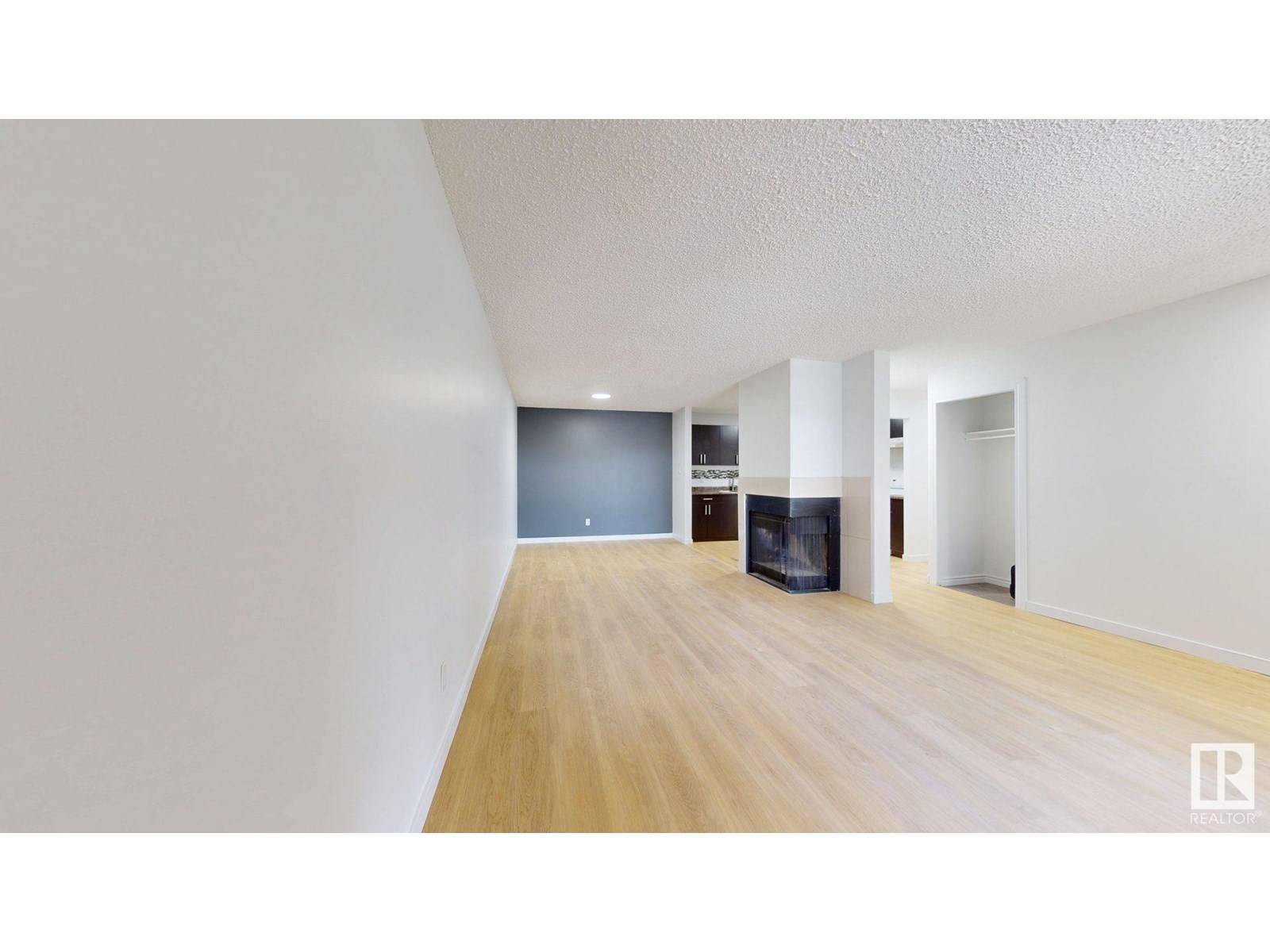 Edmonton, AB T6L4T3,#1 1503 MILL WOODS RD E NW