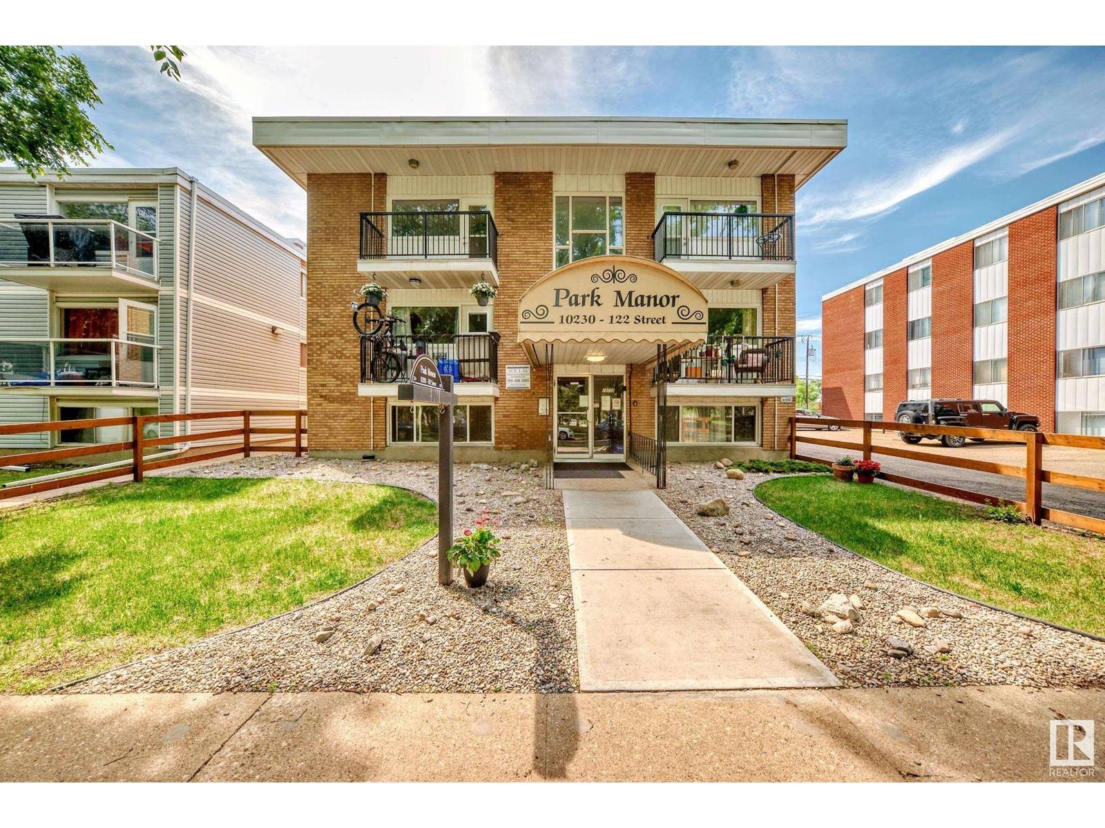 Edmonton, AB T5N1L9,#31 10230 122 ST NW NW