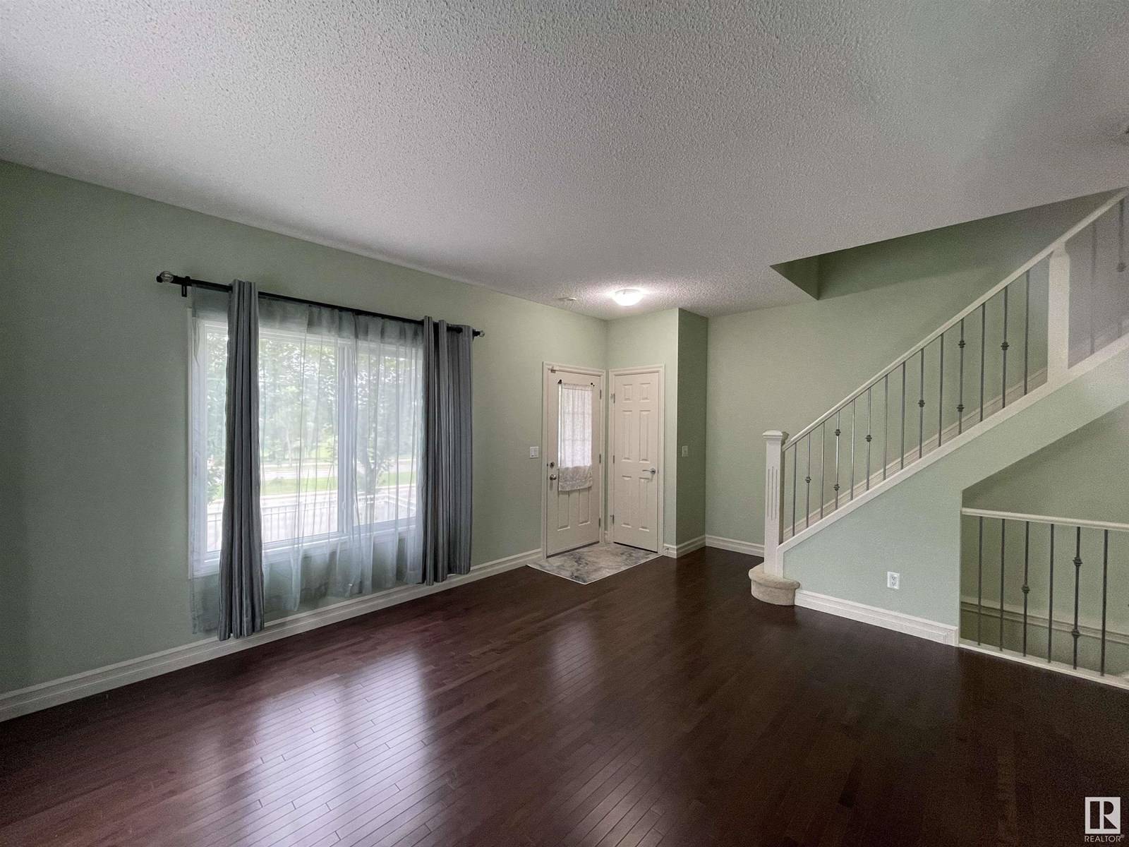 Edmonton, AB T6R0R7,#96 2003 RABBIT HILL RD NW