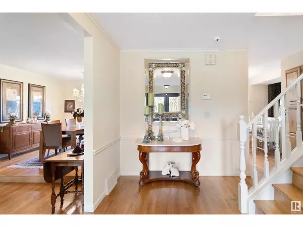 Sherwood Park, AB T8A4K1,433 VILLAGE DR