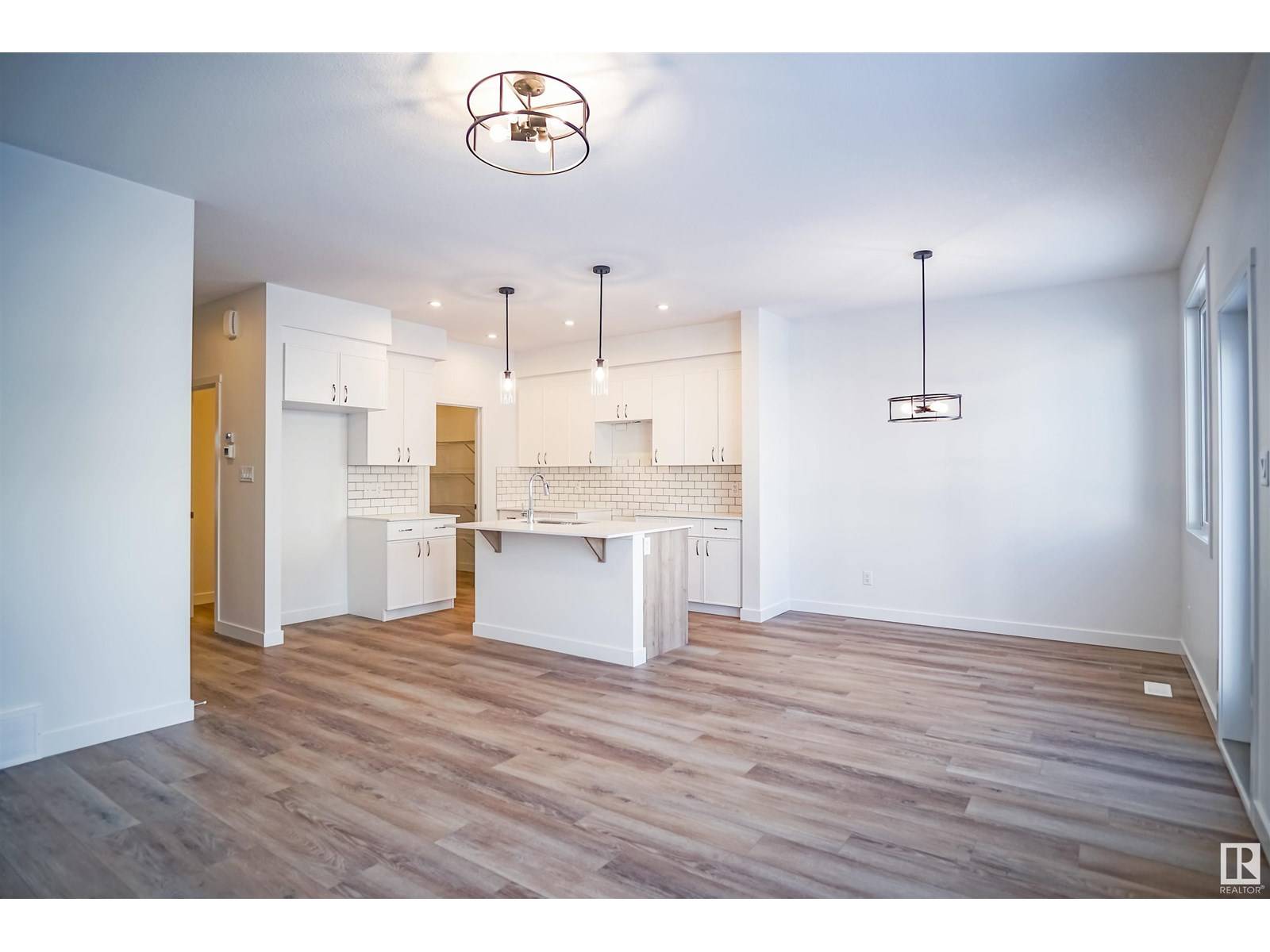 Edmonton, AB T6W5P9,9732 Carson PL SW