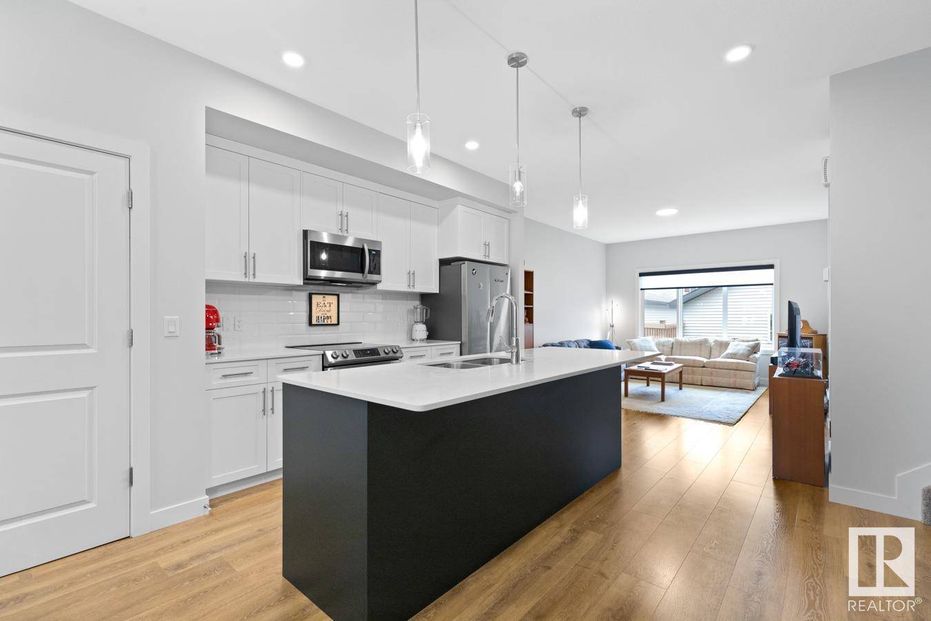 Edmonton, AB T6M1L2,19330 26A AV NW