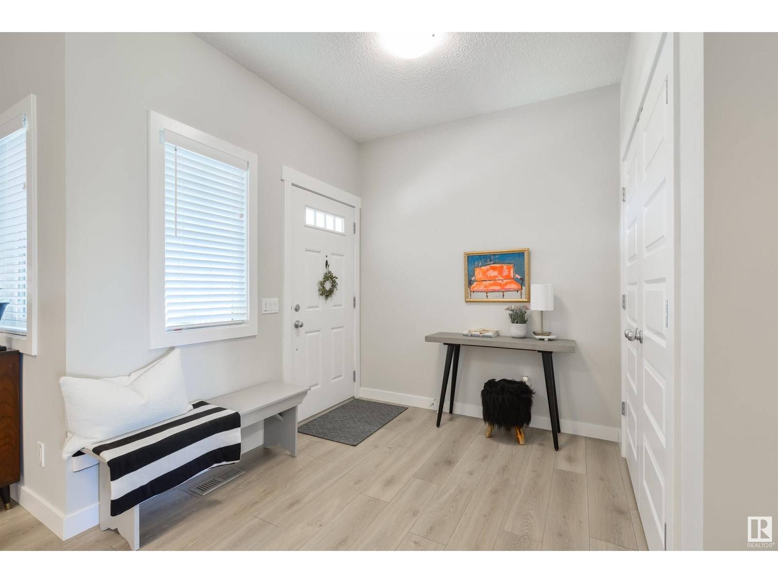 Edmonton, AB T6W3E3,2364 CASSIDY WY SW