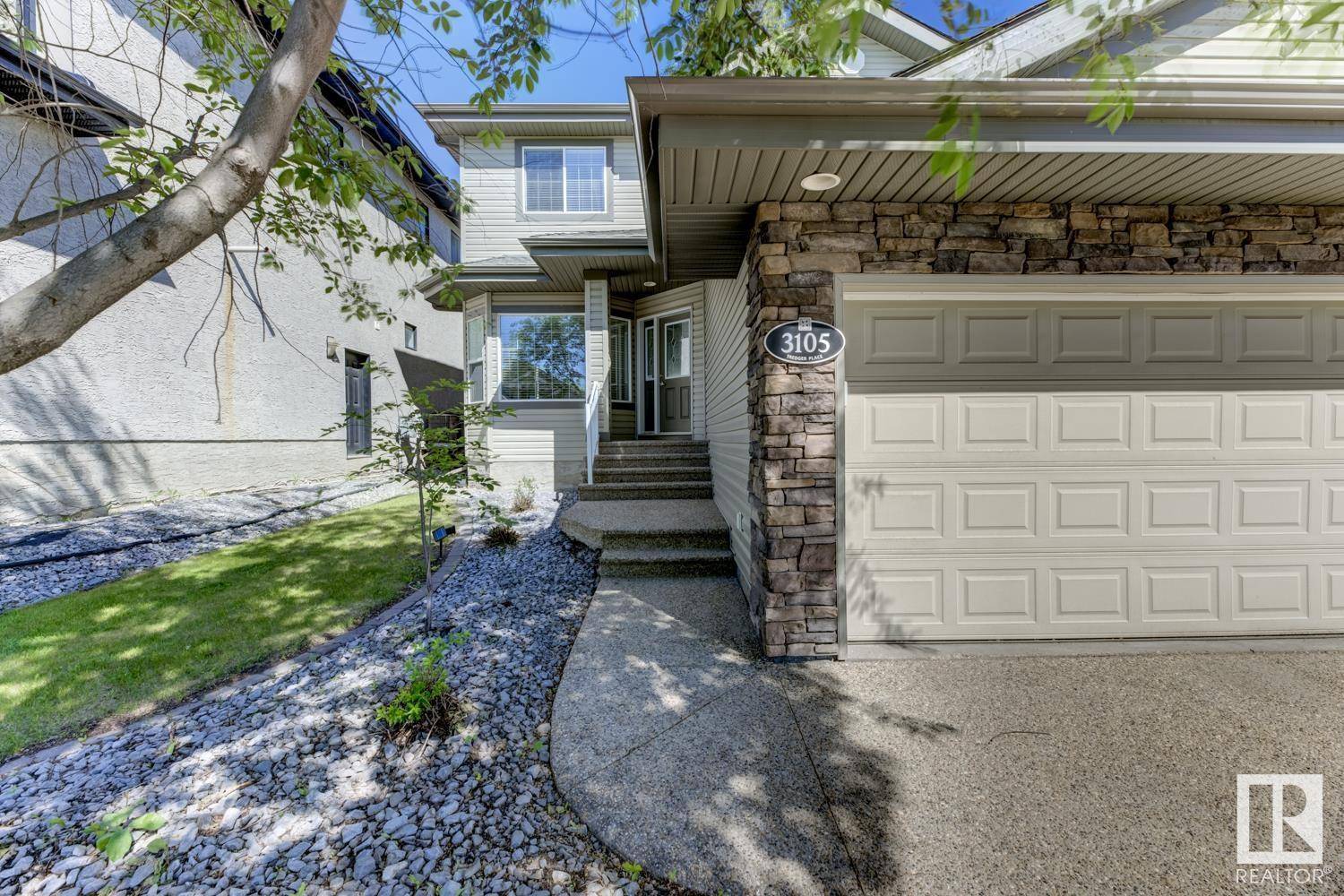 Edmonton, AB T6R3P3,3105 TREDGER PL NW