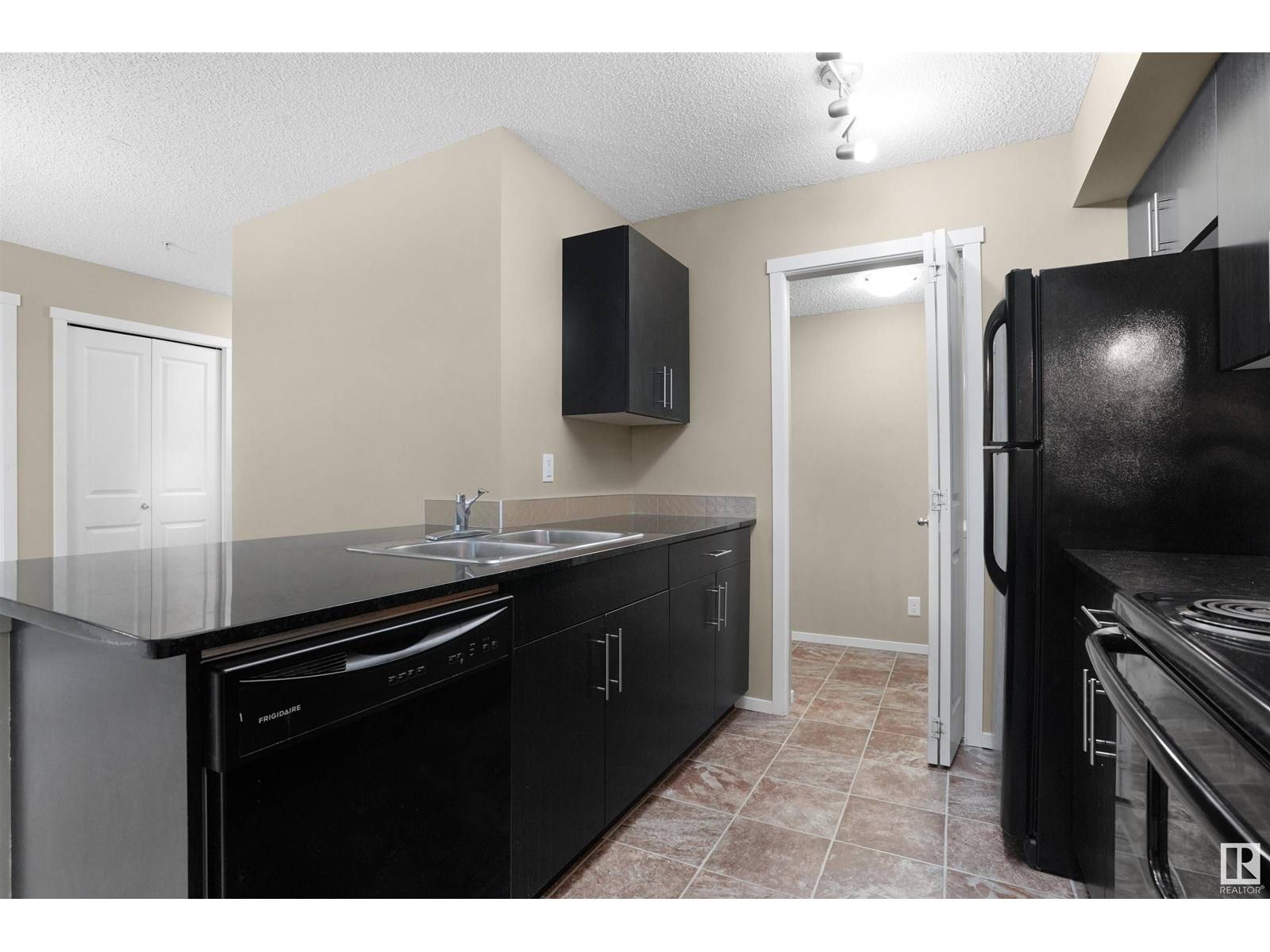 Edmonton, AB T6R0W3,#214 5816 MULLEN PL NW