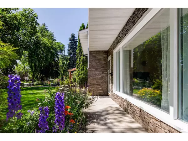 Edmonton, AB T6G0E1,11406 73 AV NW