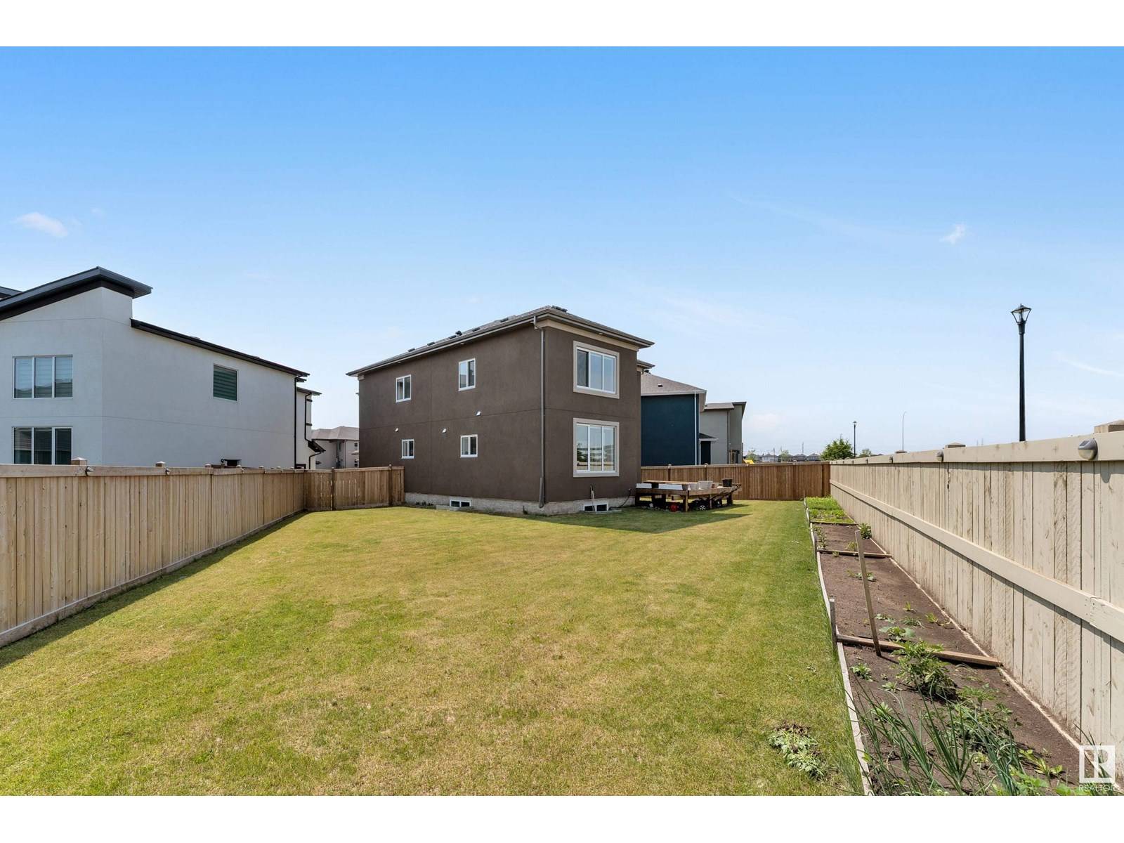 Edmonton, AB T6T2S1,1629 16A ST NW