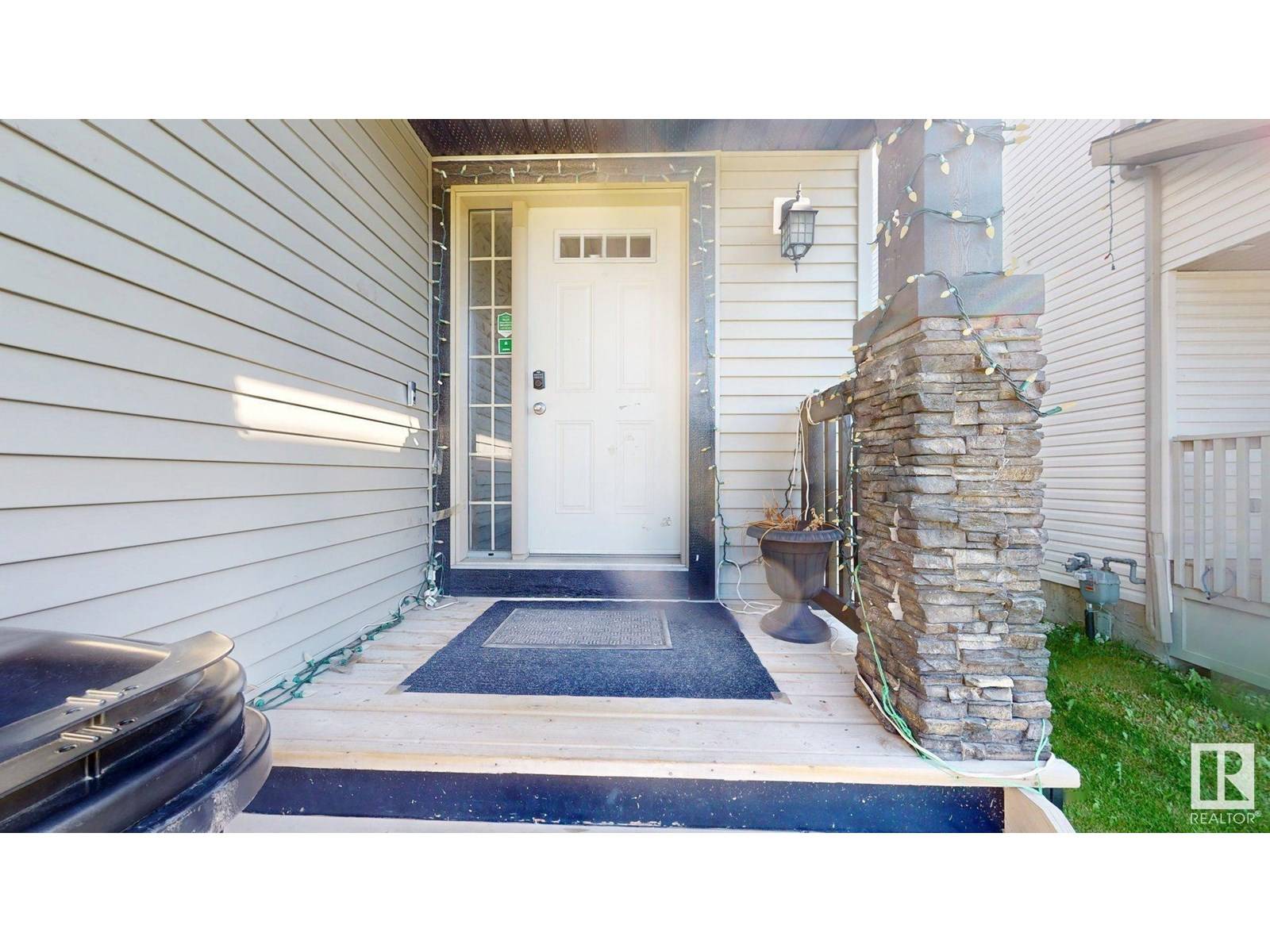 Edmonton, AB T6T0P8,2917 16 A AV NW NW
