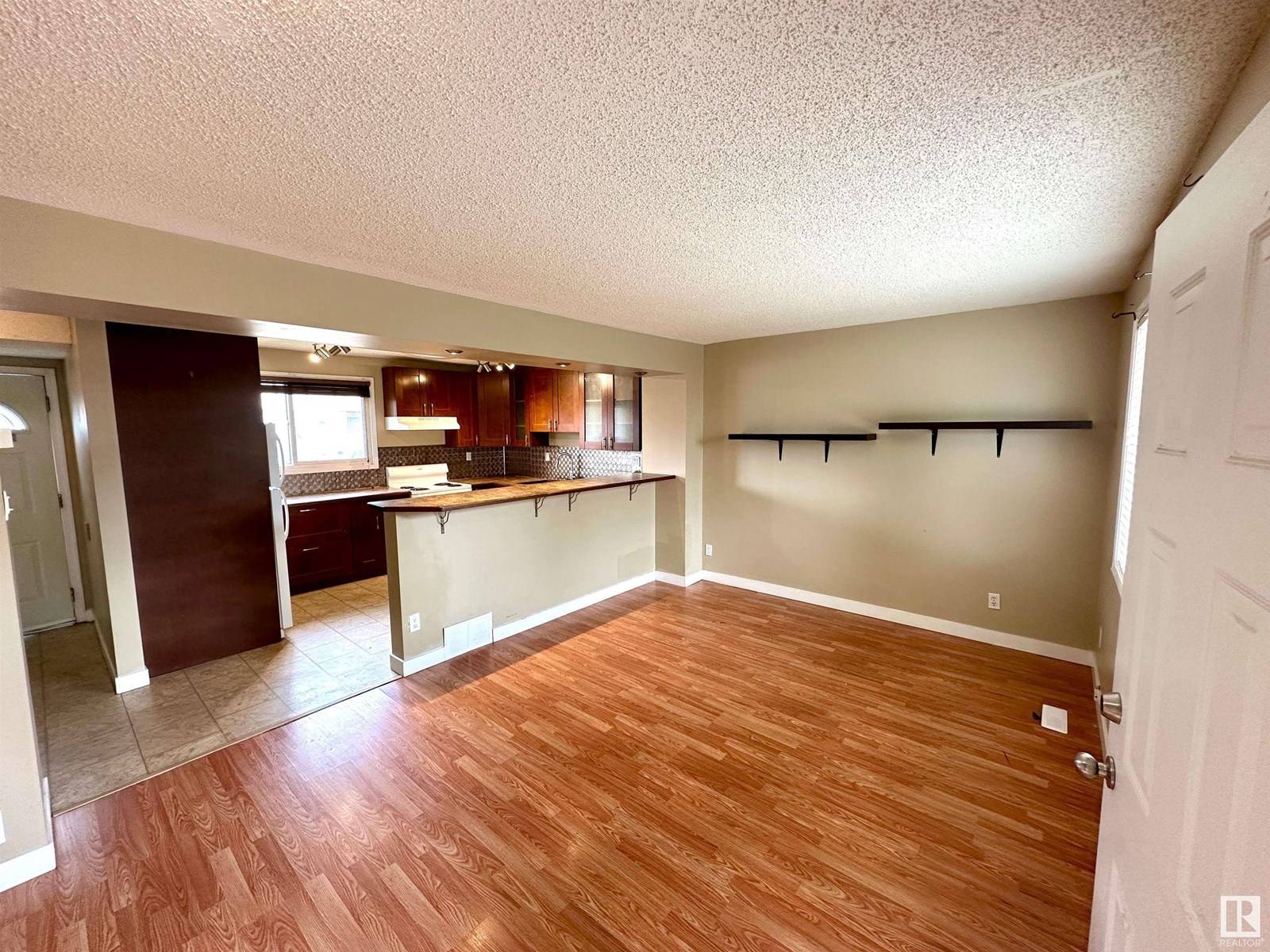 1527 KNOTTWOOD N NW, Edmonton, AB T6K2B8