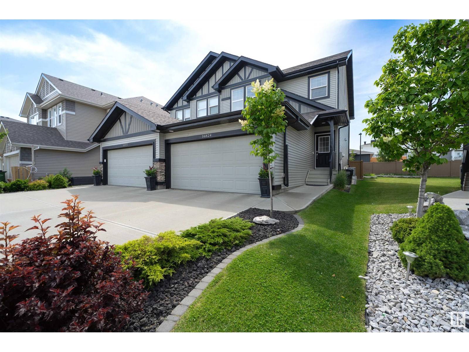 16824 65 ST NW, Edmonton, AB T5Y3W6
