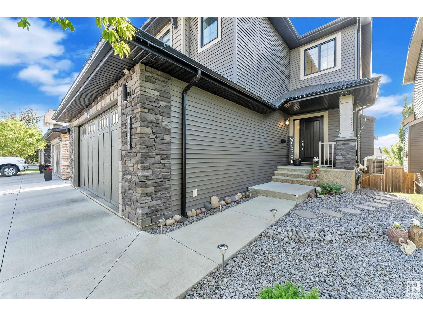 Edmonton, AB T6X1P2,3245 WINSPEAR CR SW
