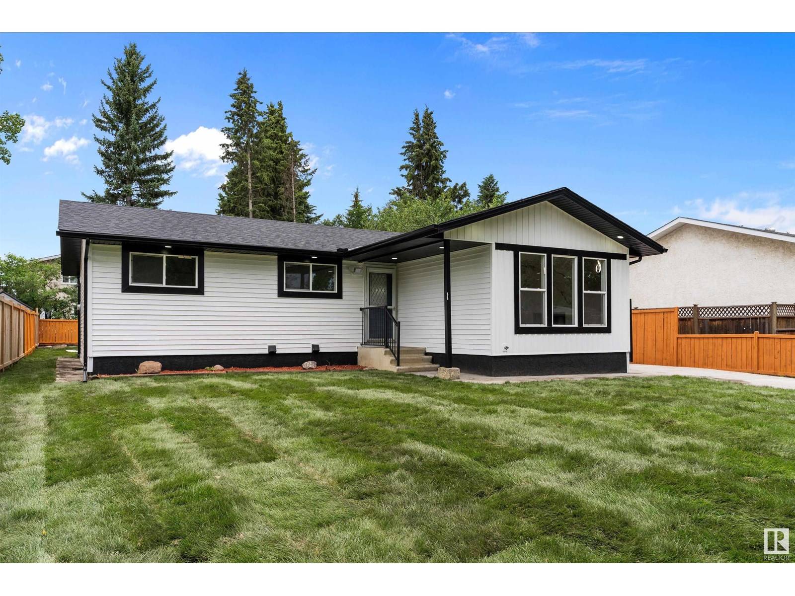 11 LABELLE CR, St. Albert, AB T8N2G6