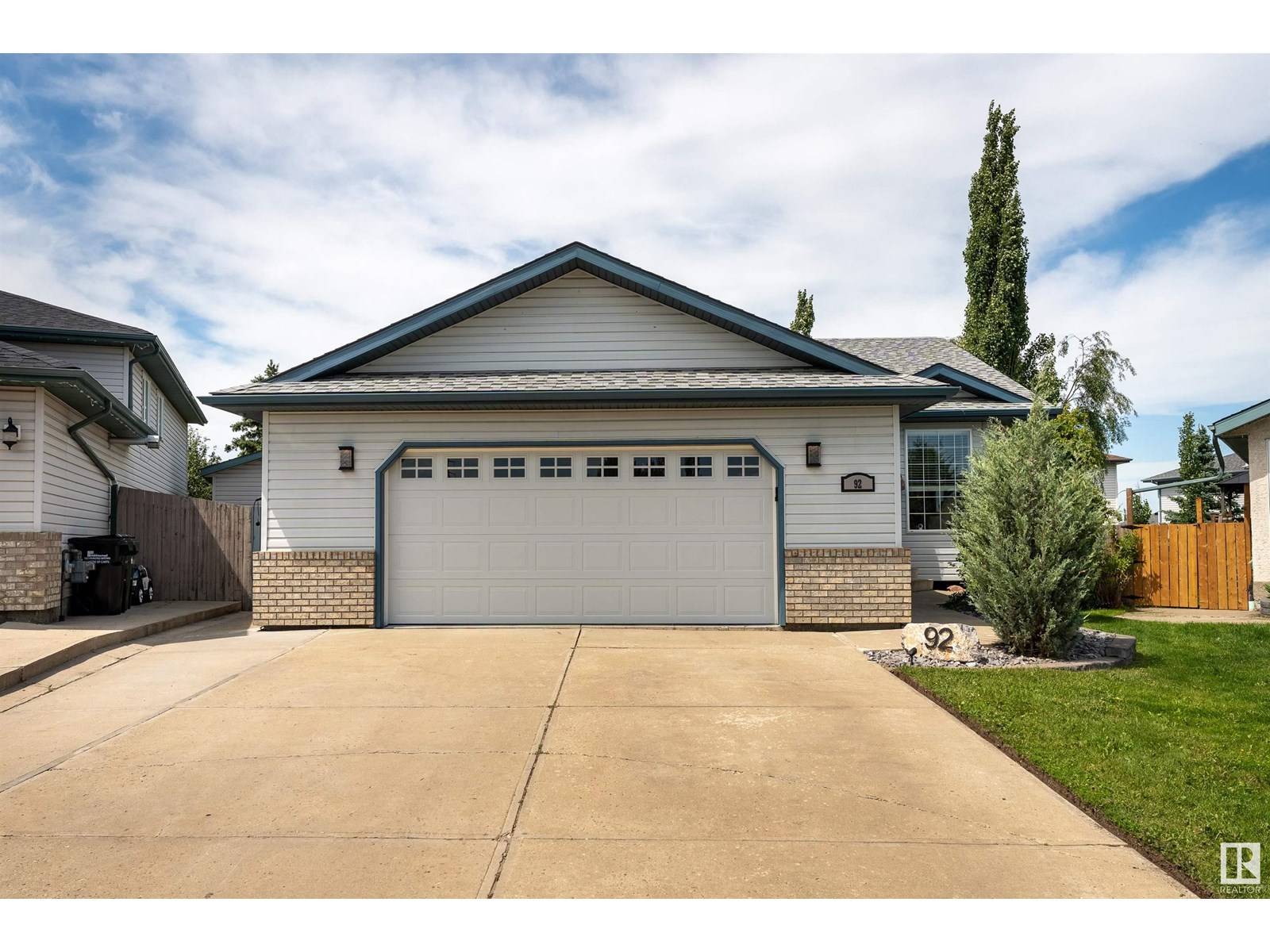 92 DAWSON DR, Sherwood Park, AB T8H2B1