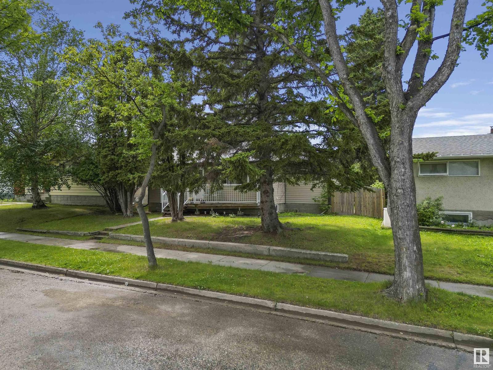Drayton Valley, AB T7A1C1,5036 45 Street