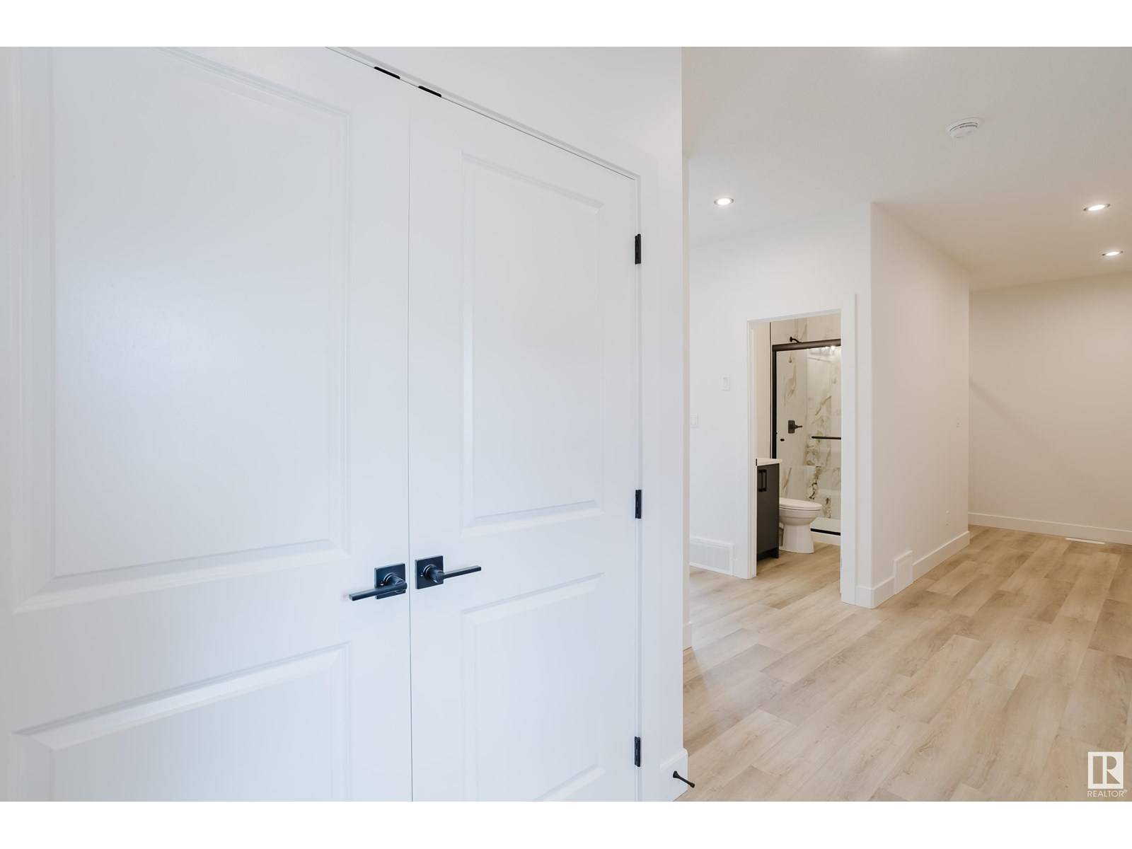 Devon, AB T9G0M7,736 ASTORIA WY