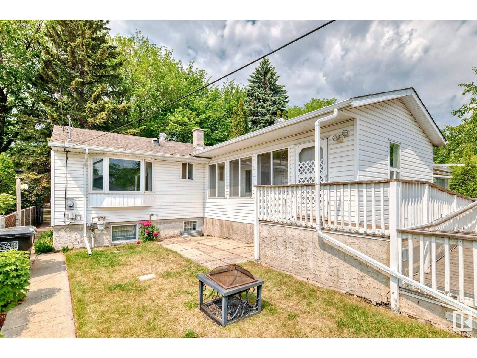 10335 83 ST NW, Edmonton, AB T6A3N9