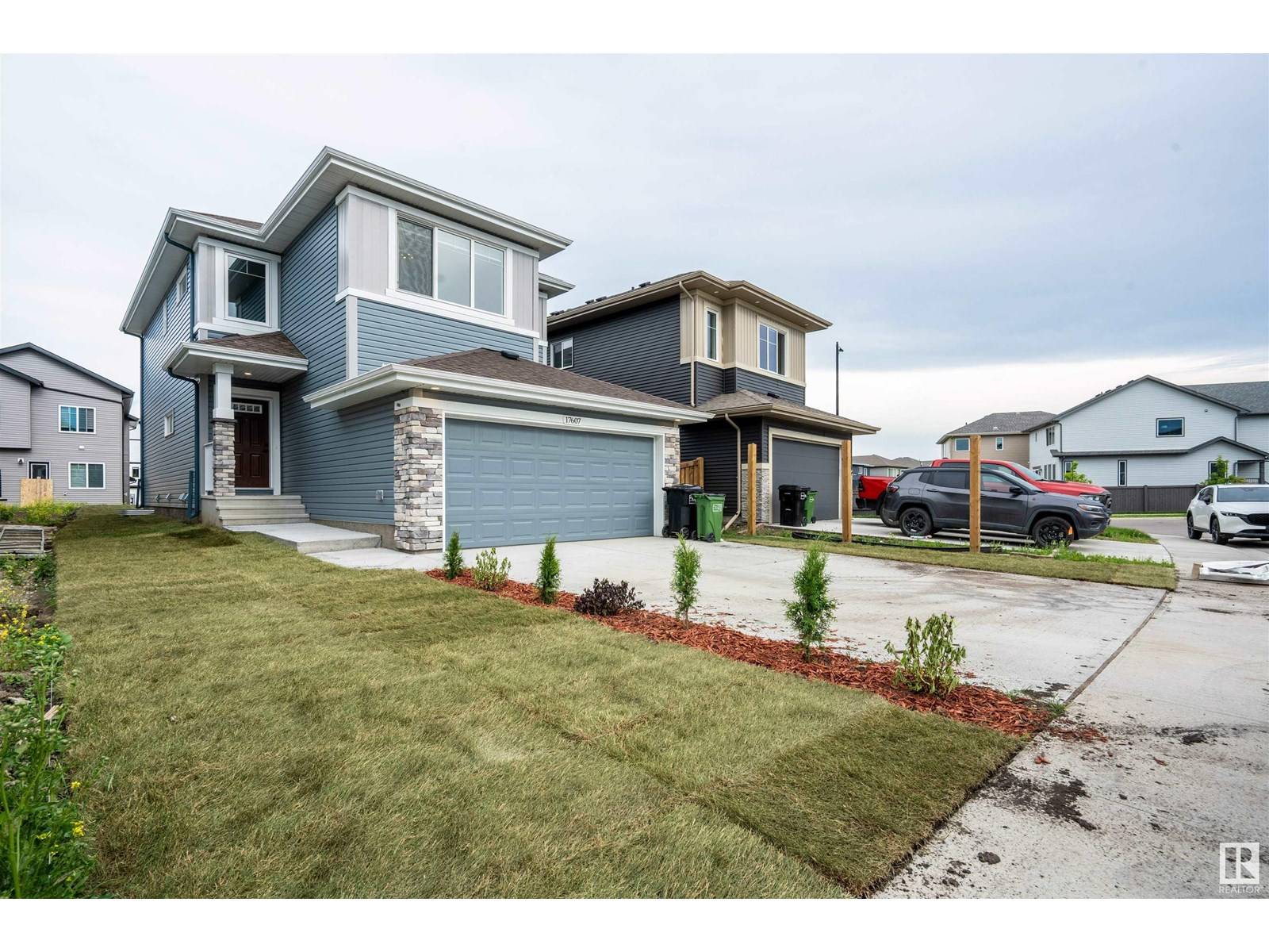 Edmonton, AB T5Y0N4,17607 48ST NW NW