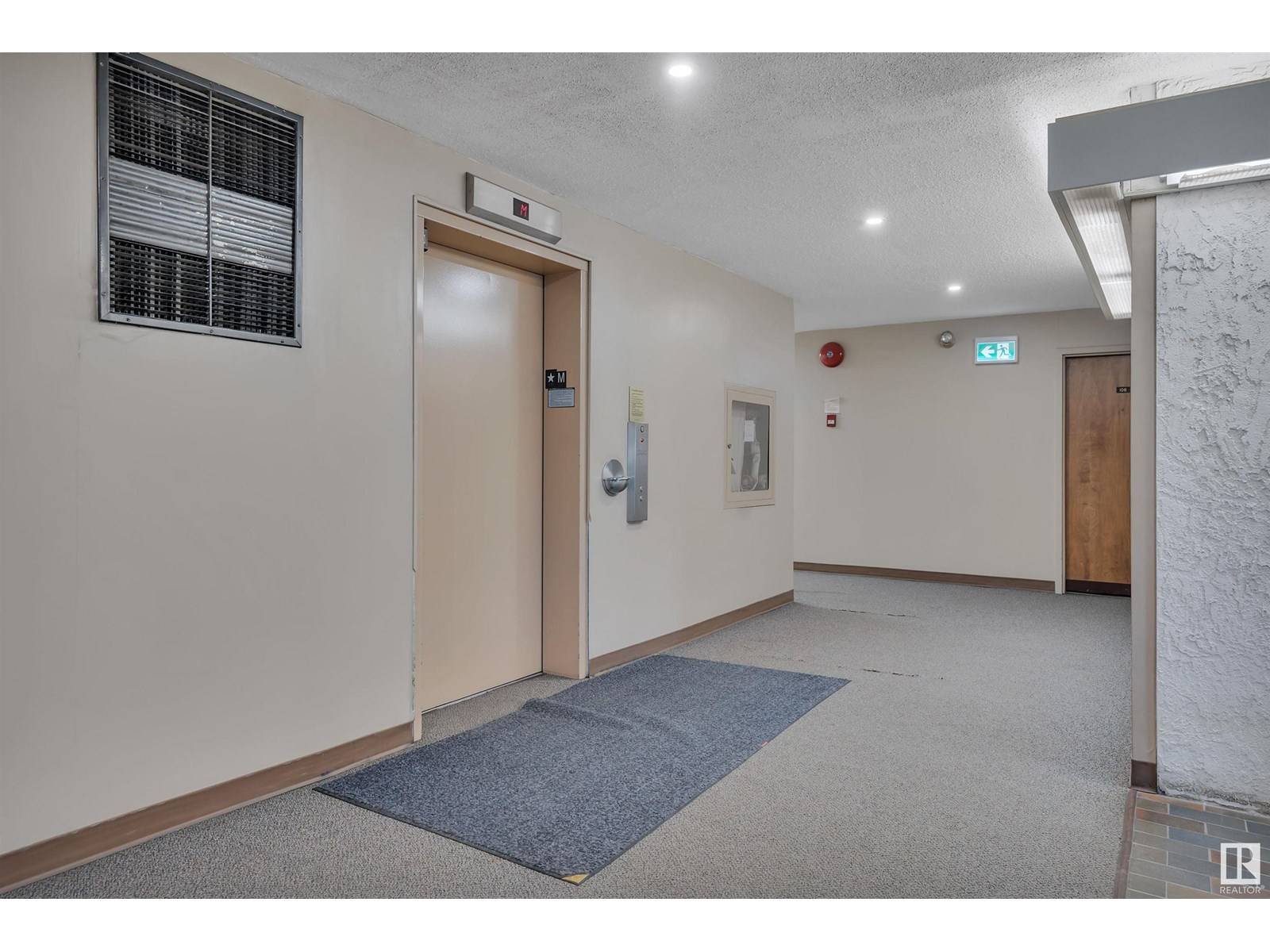 Edmonton, AB T6G0X1,#105 11011 86 AV NW