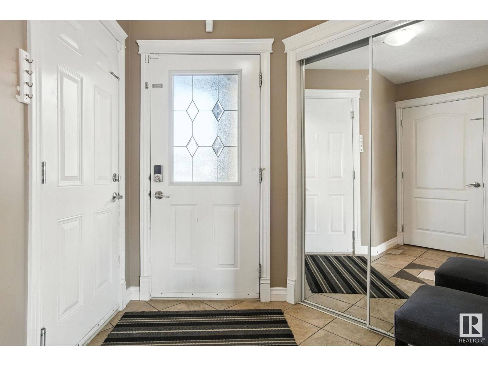 Edmonton, AB T5Y0H5,5119 164 AV NW