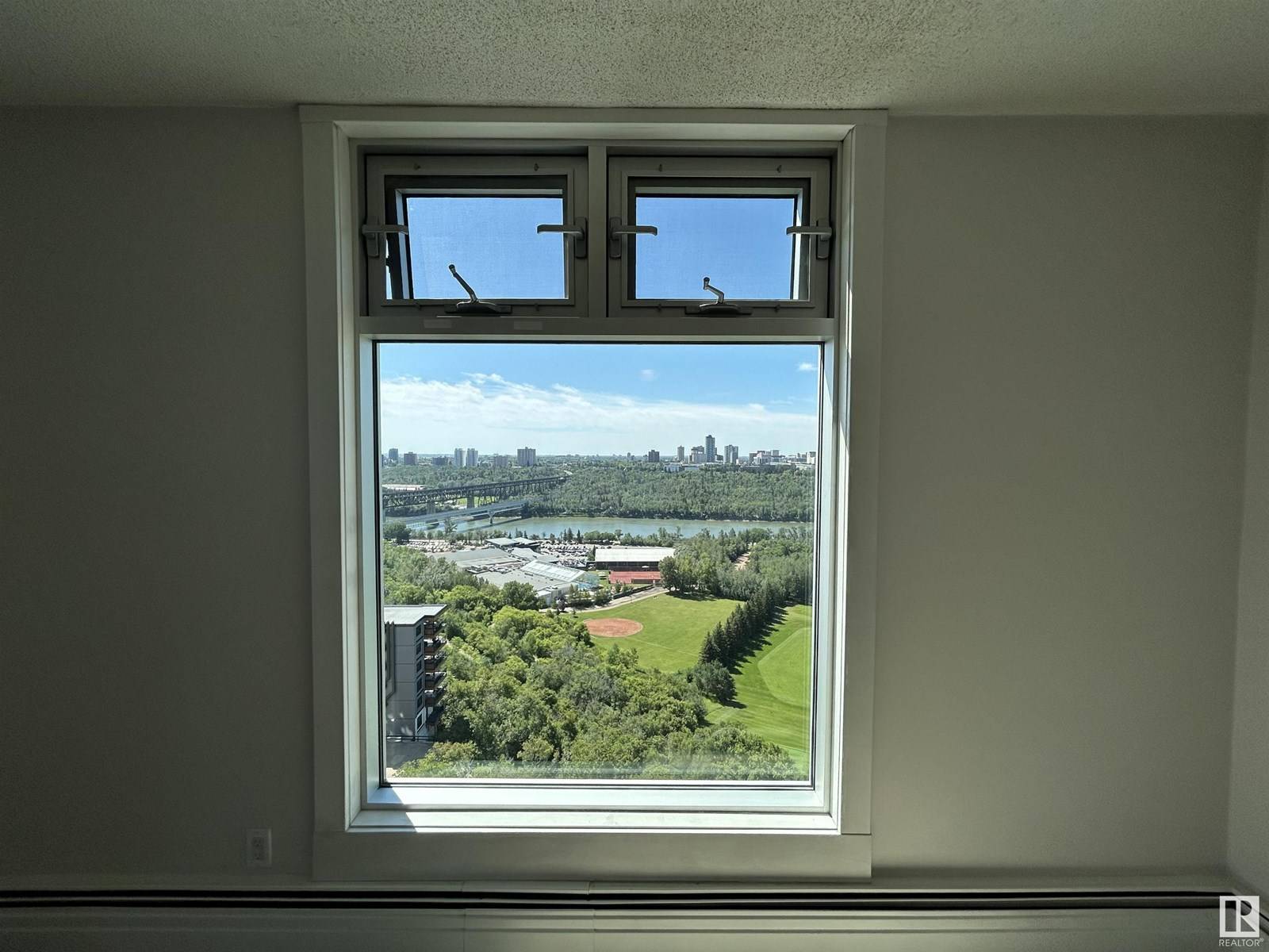 Edmonton, AB T5K1N4,#1801/P1 9835 113 ST NW
