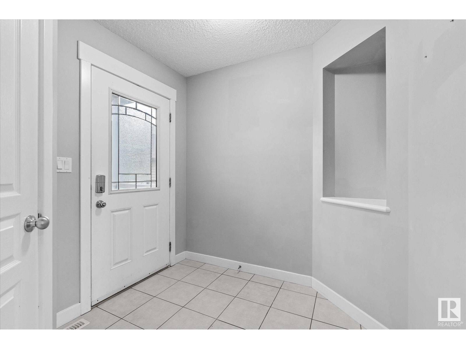 Edmonton, AB T6X1S2,1403 53 ST SW
