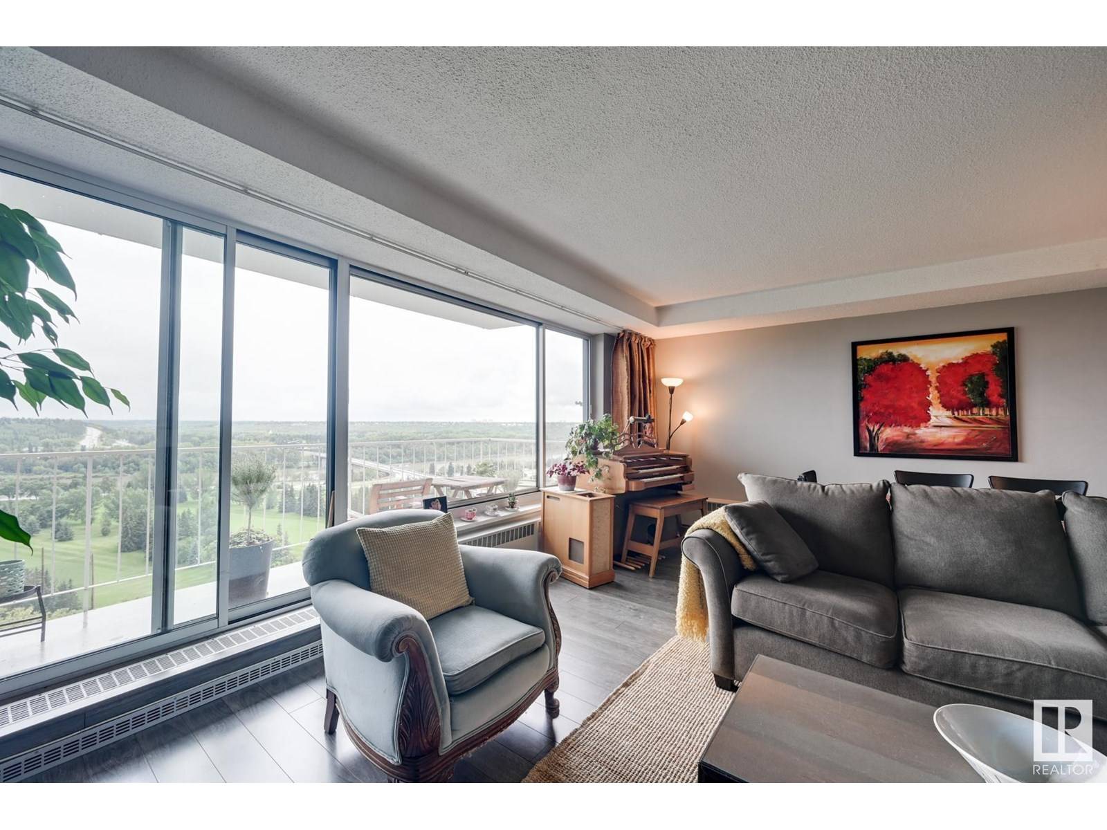 Edmonton, AB T5N3K2,#503 12207 JASPER AV NW