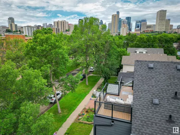 9533 101 ST NW, Edmonton, AB T5K0W6