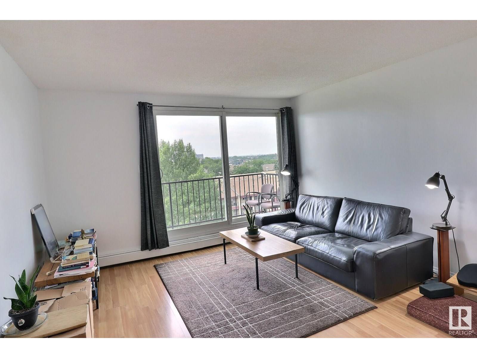 Edmonton, AB T5H3Y6,#805 9028 Jasper AV NW