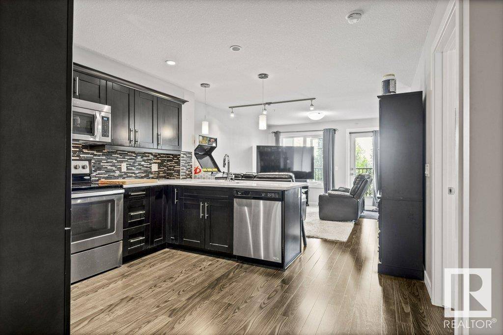 Edmonton, AB T6W3E4,#206 1031 173 ST SW