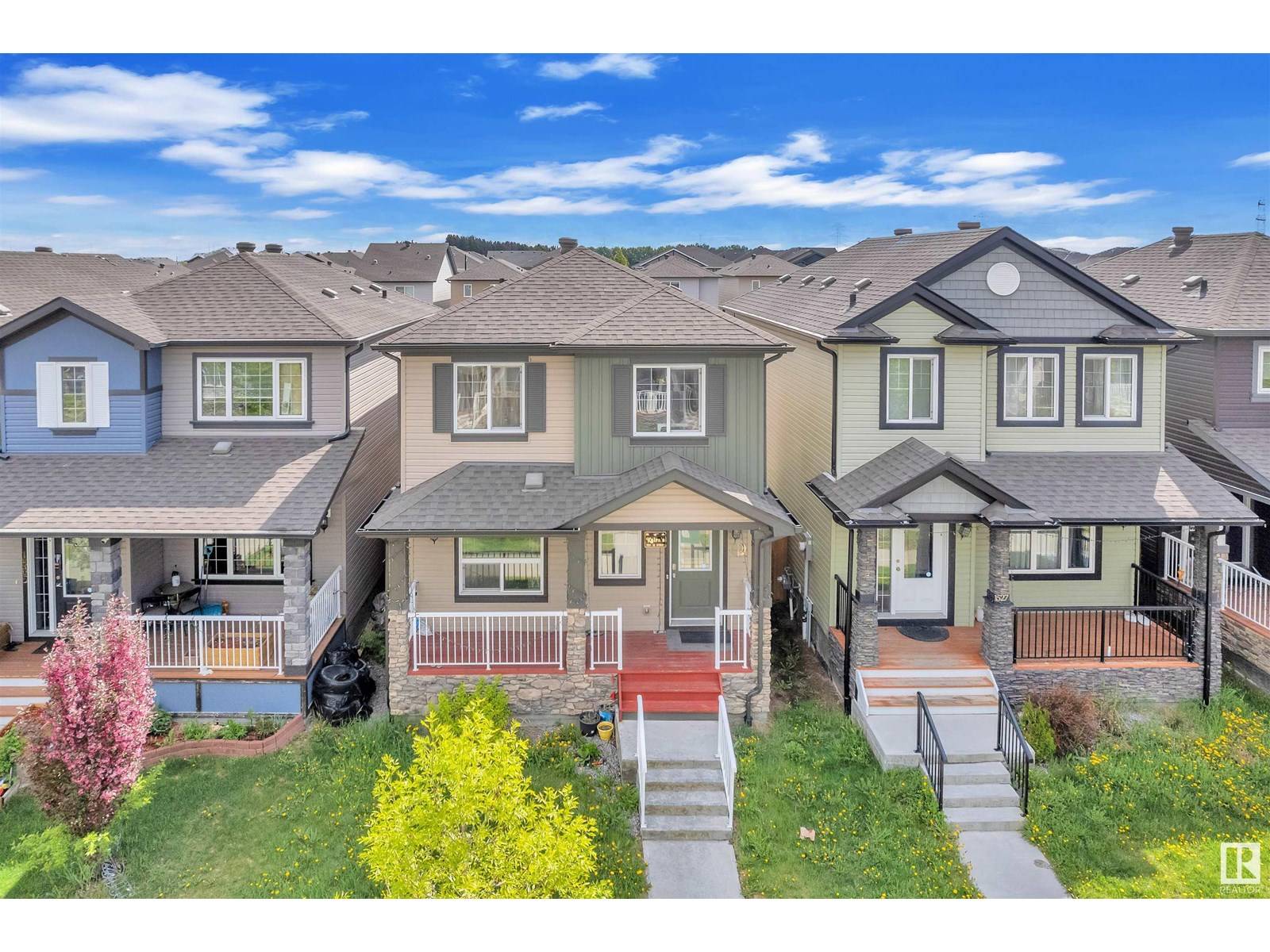 Edmonton, AB T6T2B8,1531 22 ST NW NW
