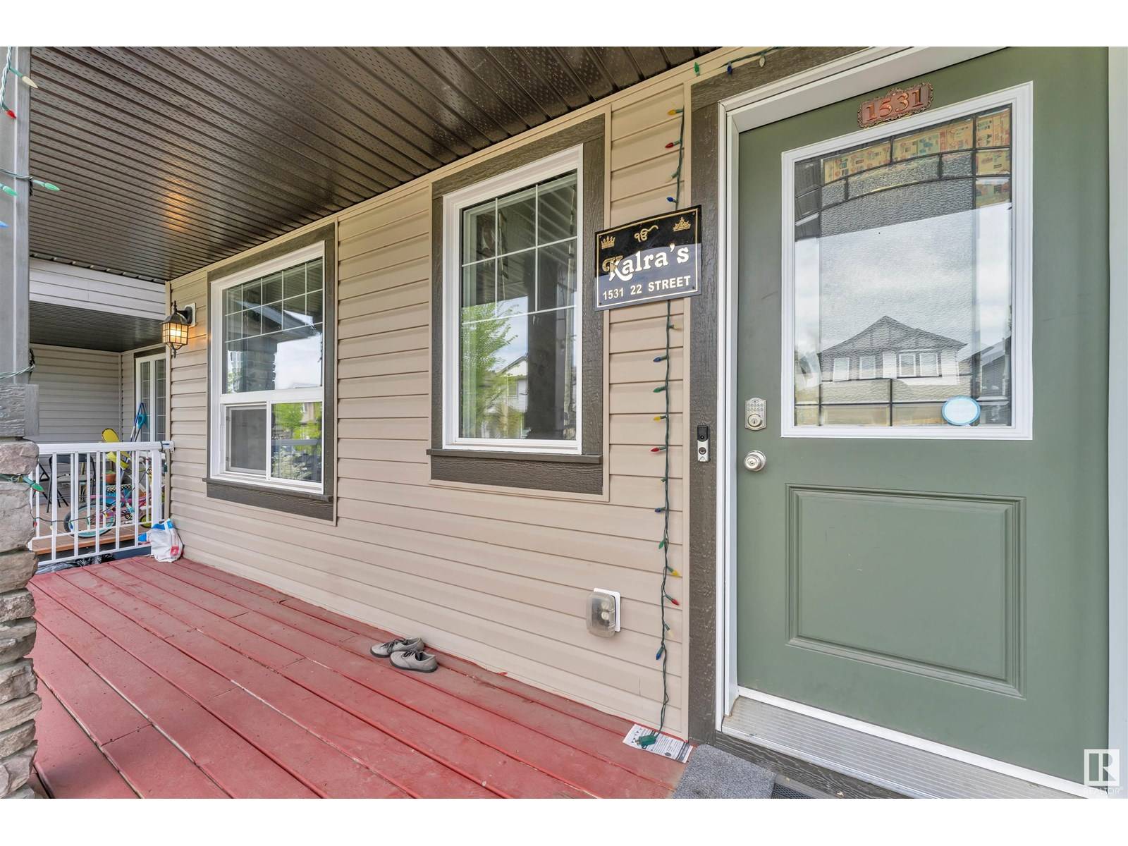 Edmonton, AB T6T2B8,1531 22 ST NW NW