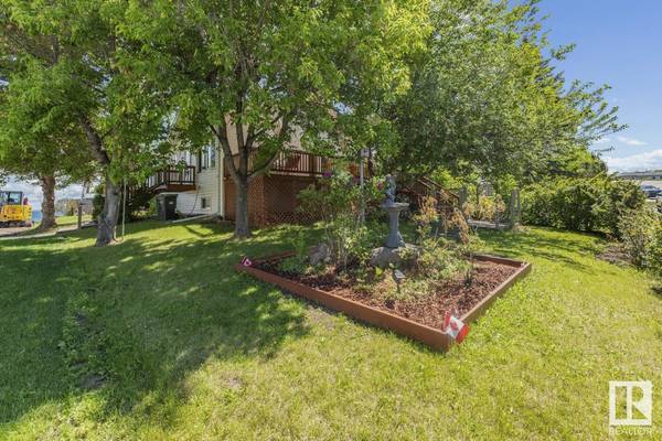 Cold Lake, AB T9M1A5,903 2 AV
