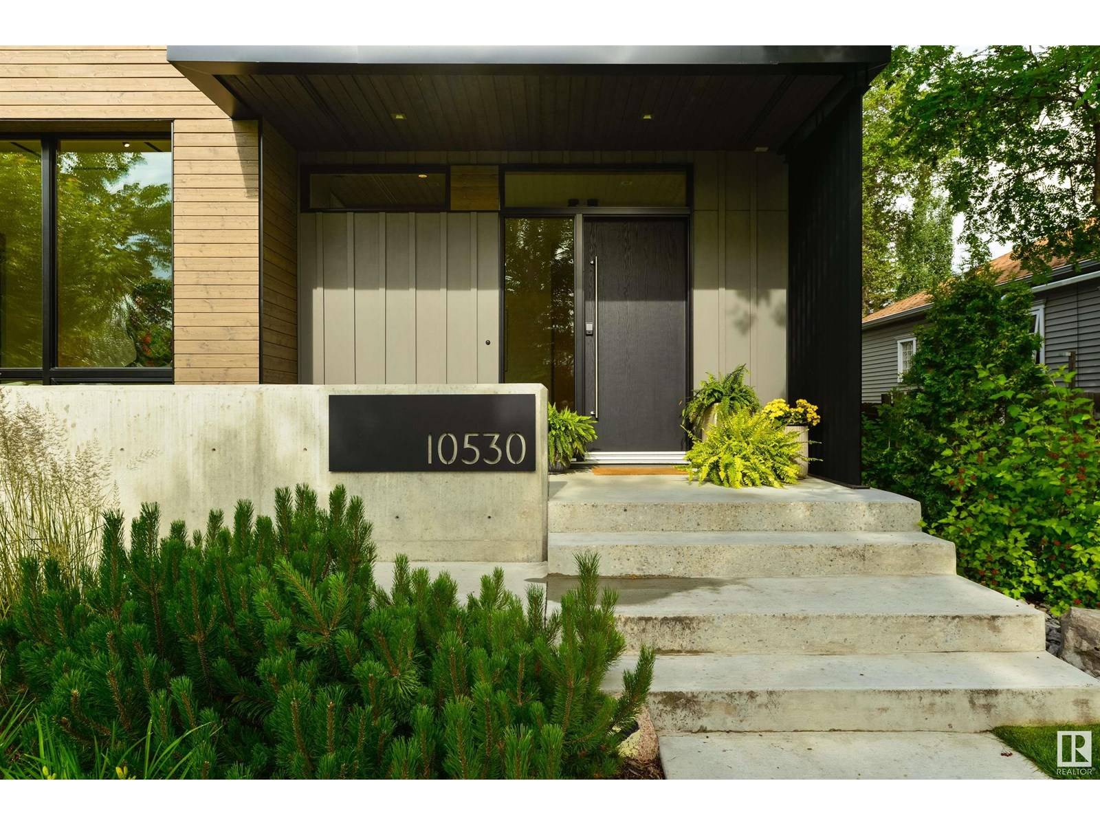 Edmonton, AB T5N1Z5,10530 132 ST NW