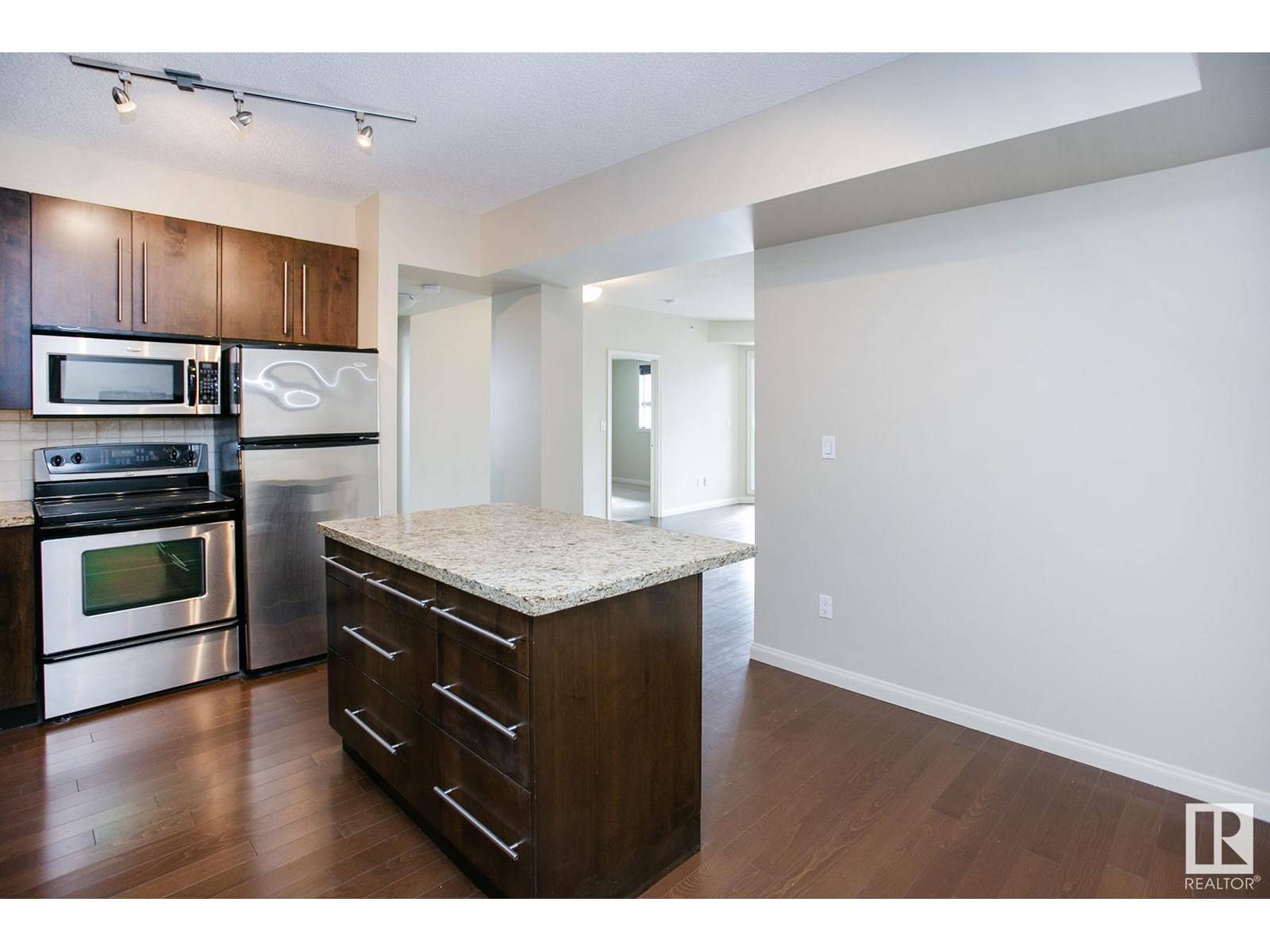 Edmonton, AB T5K0Y8,#303 9819 104 ST NW