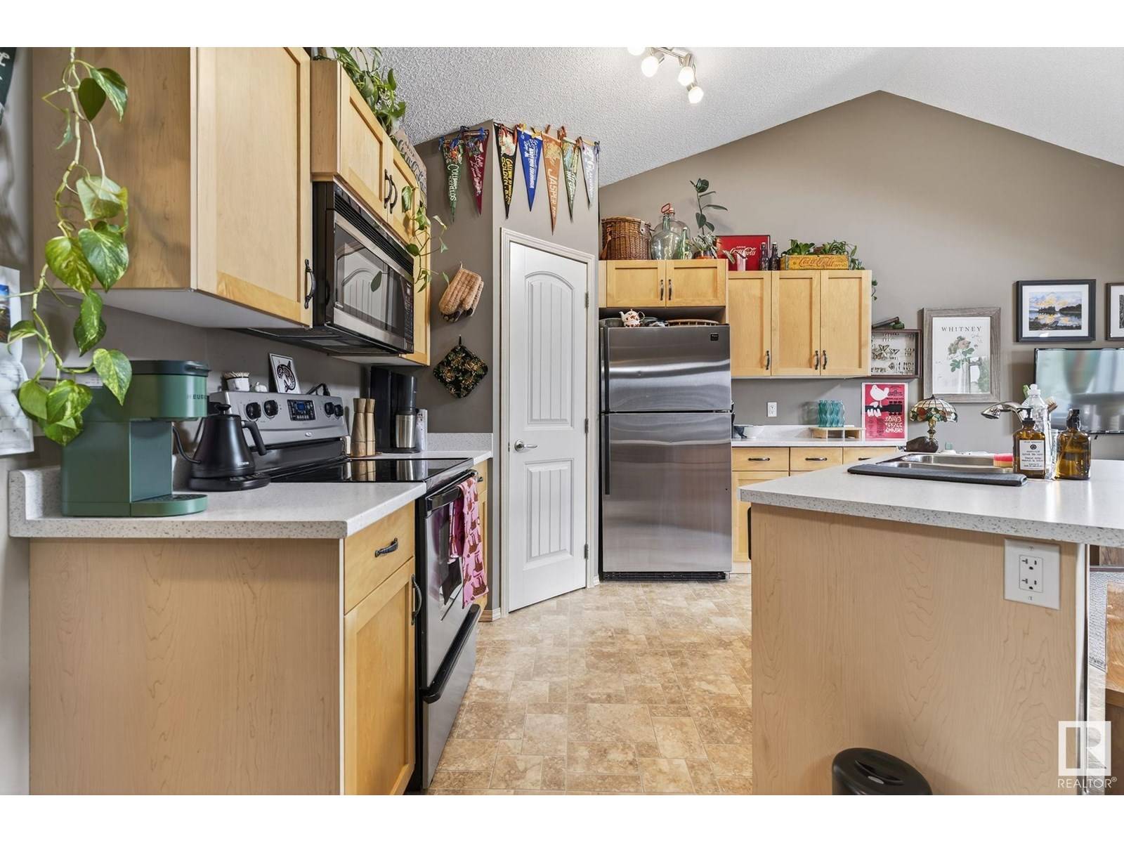 Edmonton, AB T6X0K4,#95 604 62 ST SW