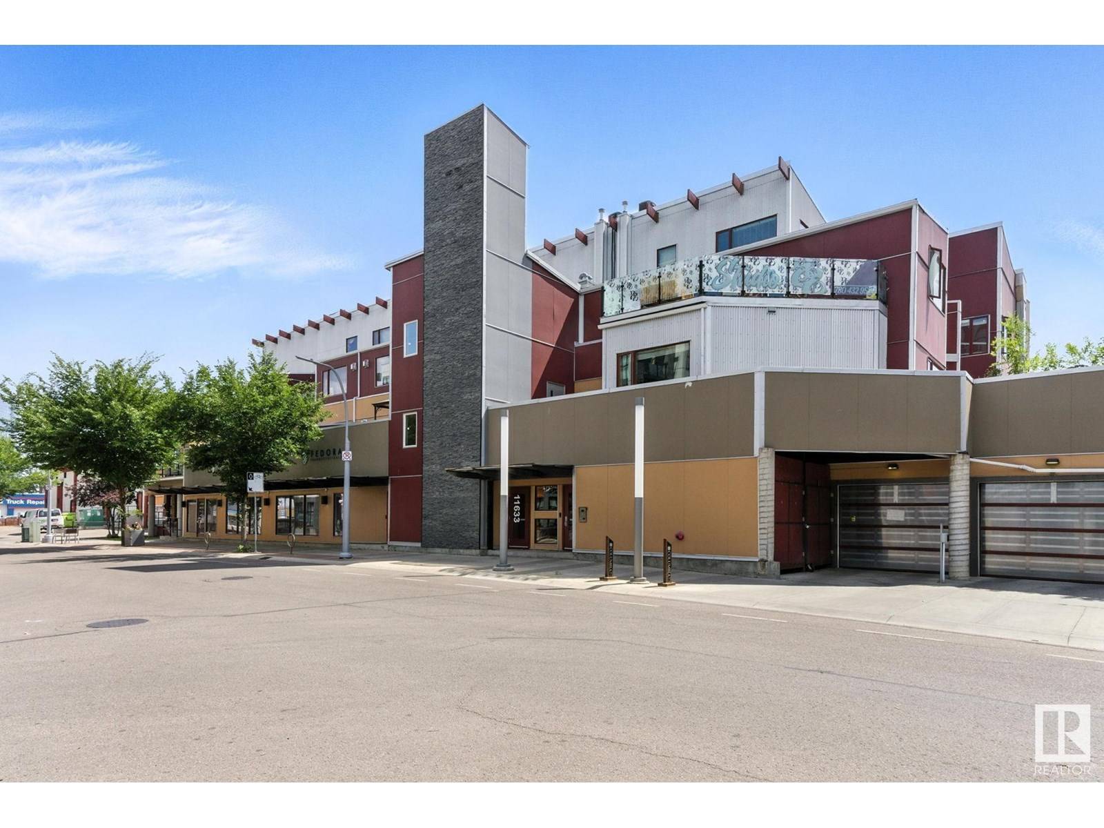 Edmonton, AB T5H0L9,#204 11633 105 AV NW