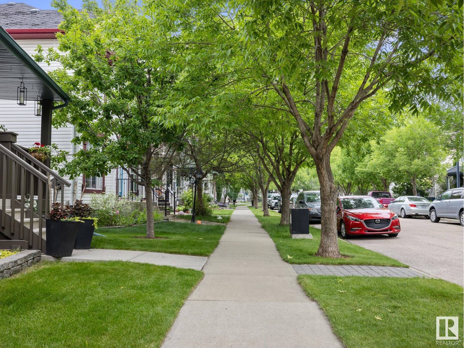 Edmonton, AB T6R2S6,1908 TANNER WD NW