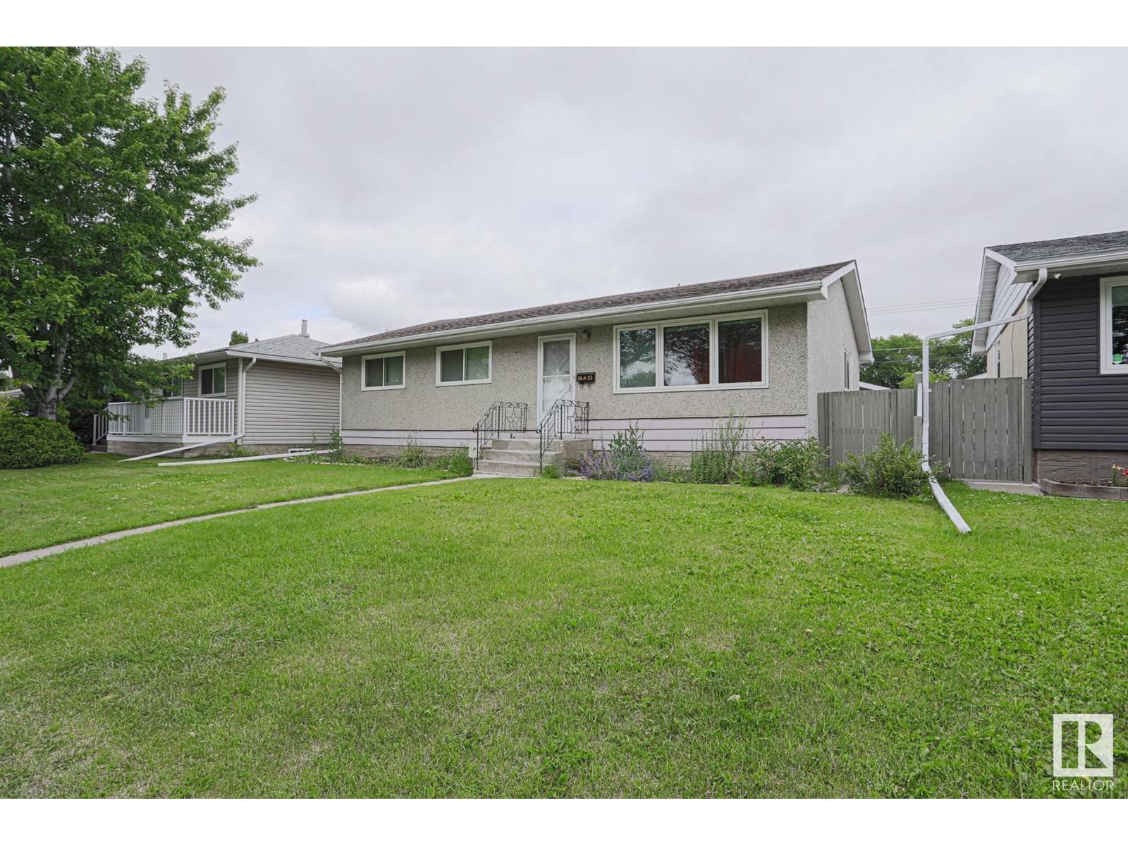 3422 120 AV NW, Edmonton, AB T5W1K2