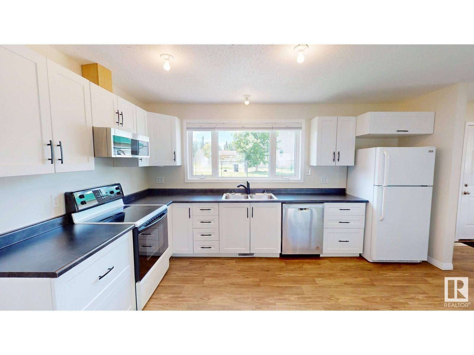Drayton Valley, AB T7A1H8,4816 47 ST