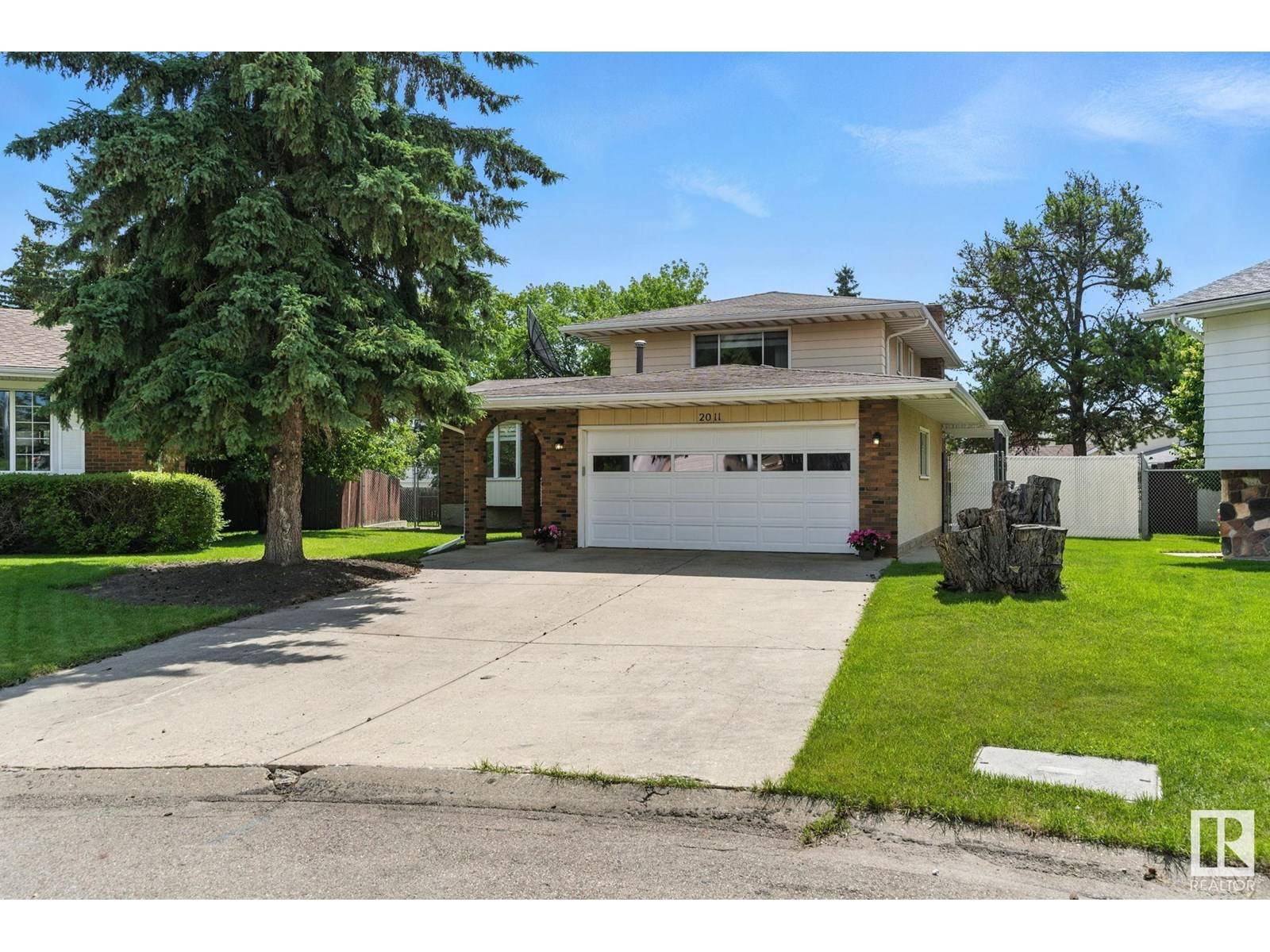 Edmonton, AB T6K2A2,2011 89 ST NW