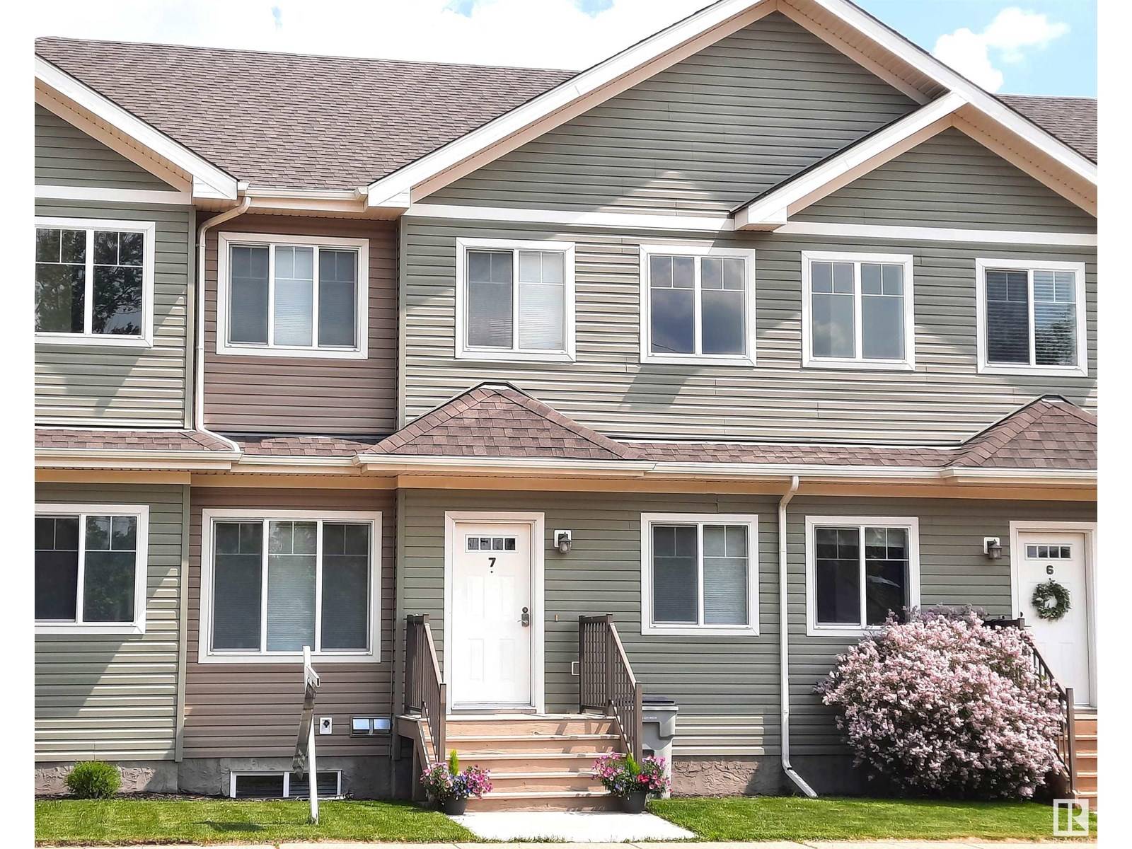 Spruce Grove, AB T7X2J1,#7 300 QUEEN ST