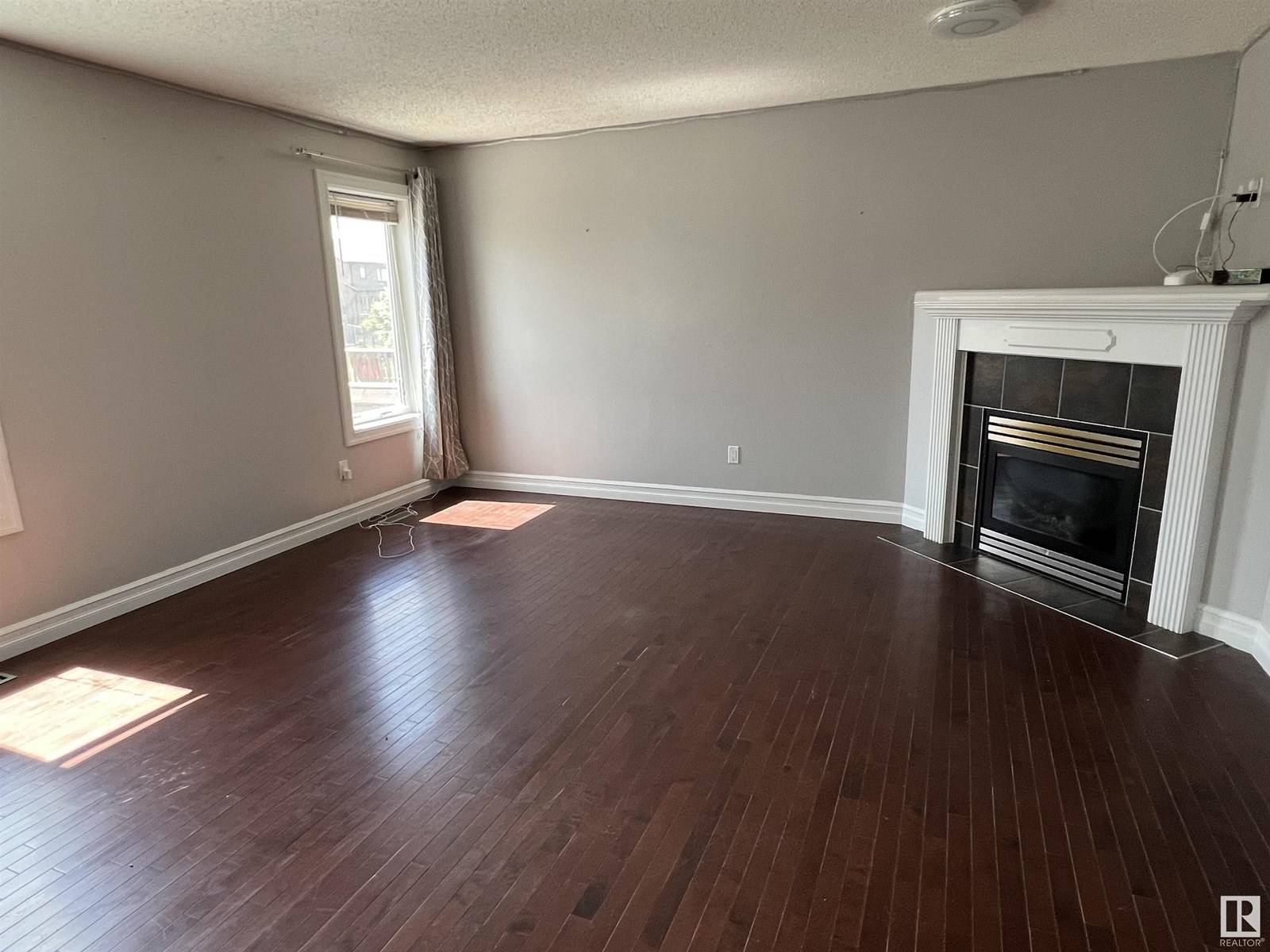 Fort Saskatchewan, AB T8L0A5,21 BIRCH PL