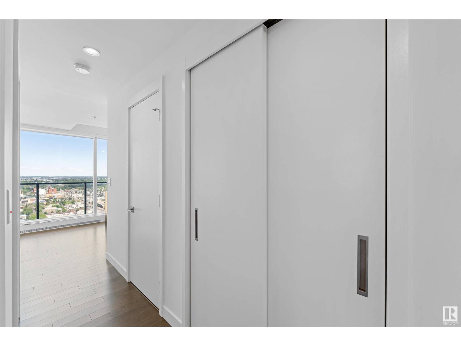 Edmonton, AB T5J0K6,#2503 10360 102 ST NW
