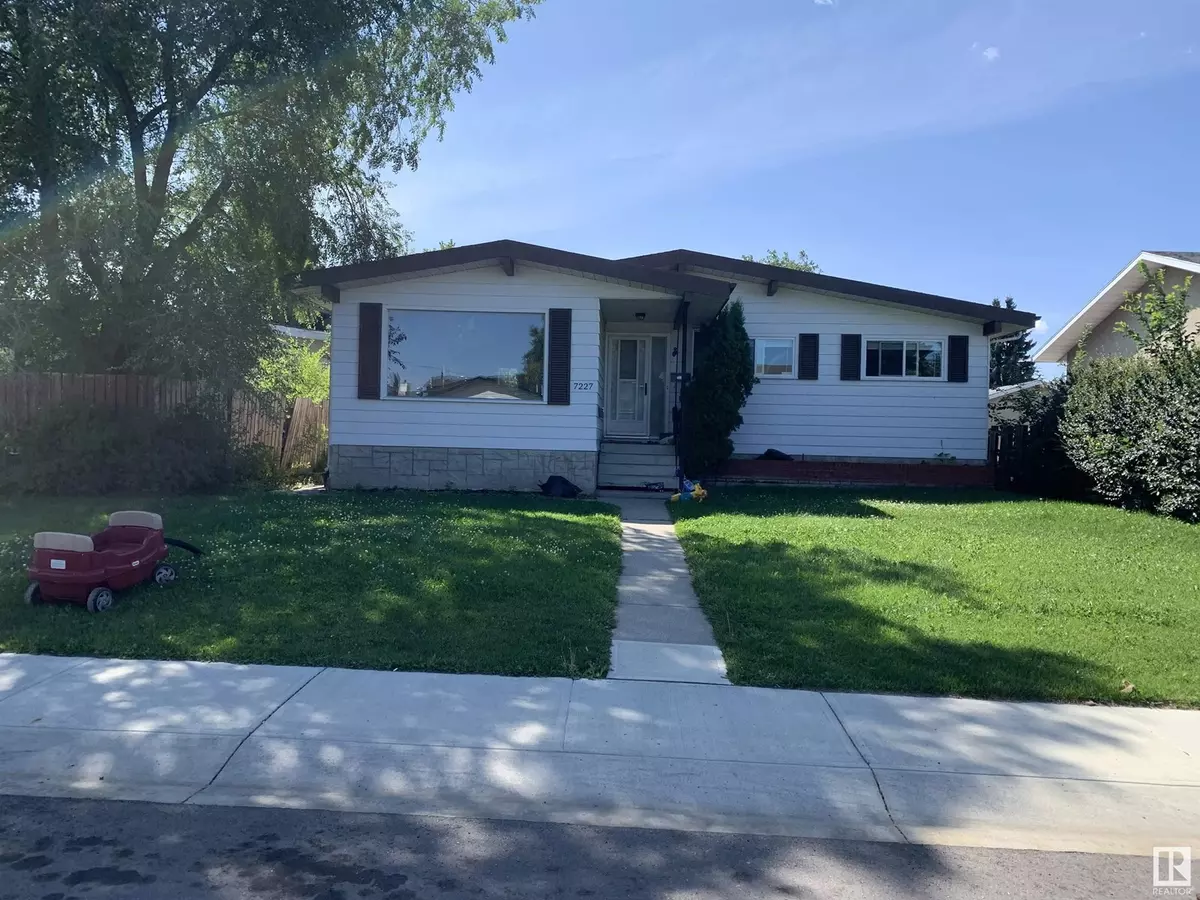 Edmonton, AB T5C2Z3,7227 152A AV NW