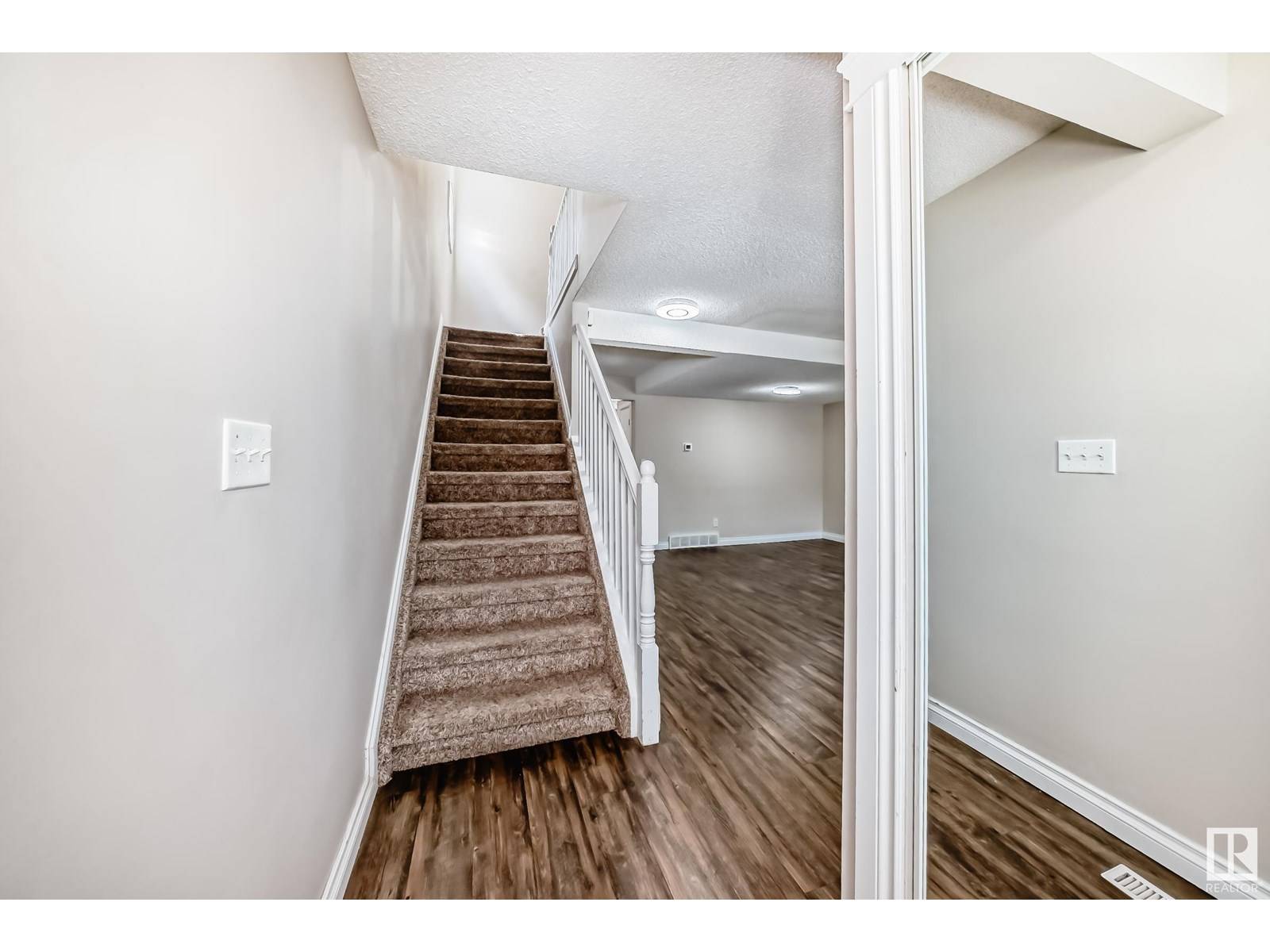 Edmonton, AB T6L5E1,308 KIRKPATRICK CR NW NW