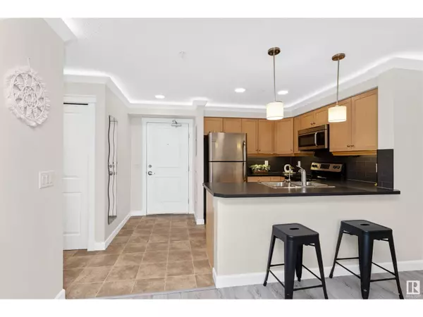 Edmonton, AB T6W2C3,#220 3719 WHITELAW LN NW